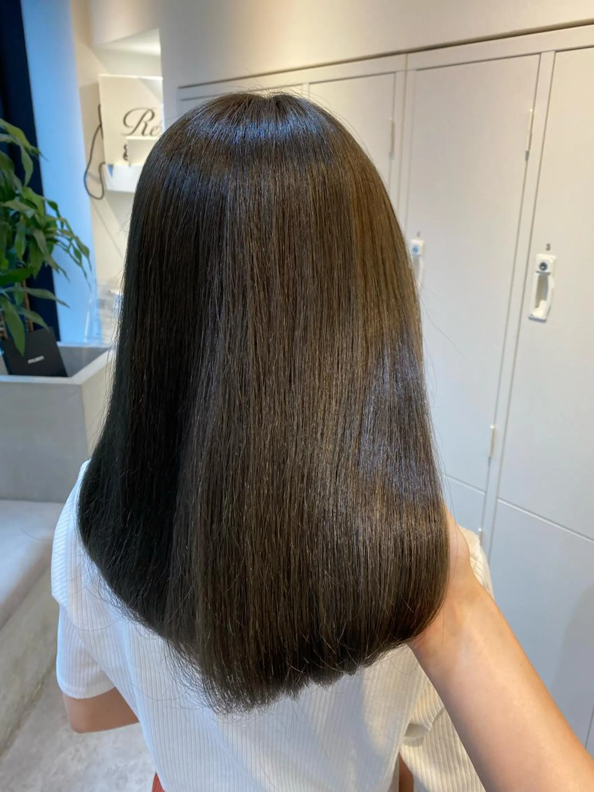 セミロング カラー ベージュカラー オリーブベージュ 髪質改善 トリートメント トリートメント 中村 かおりのヘアスタイル