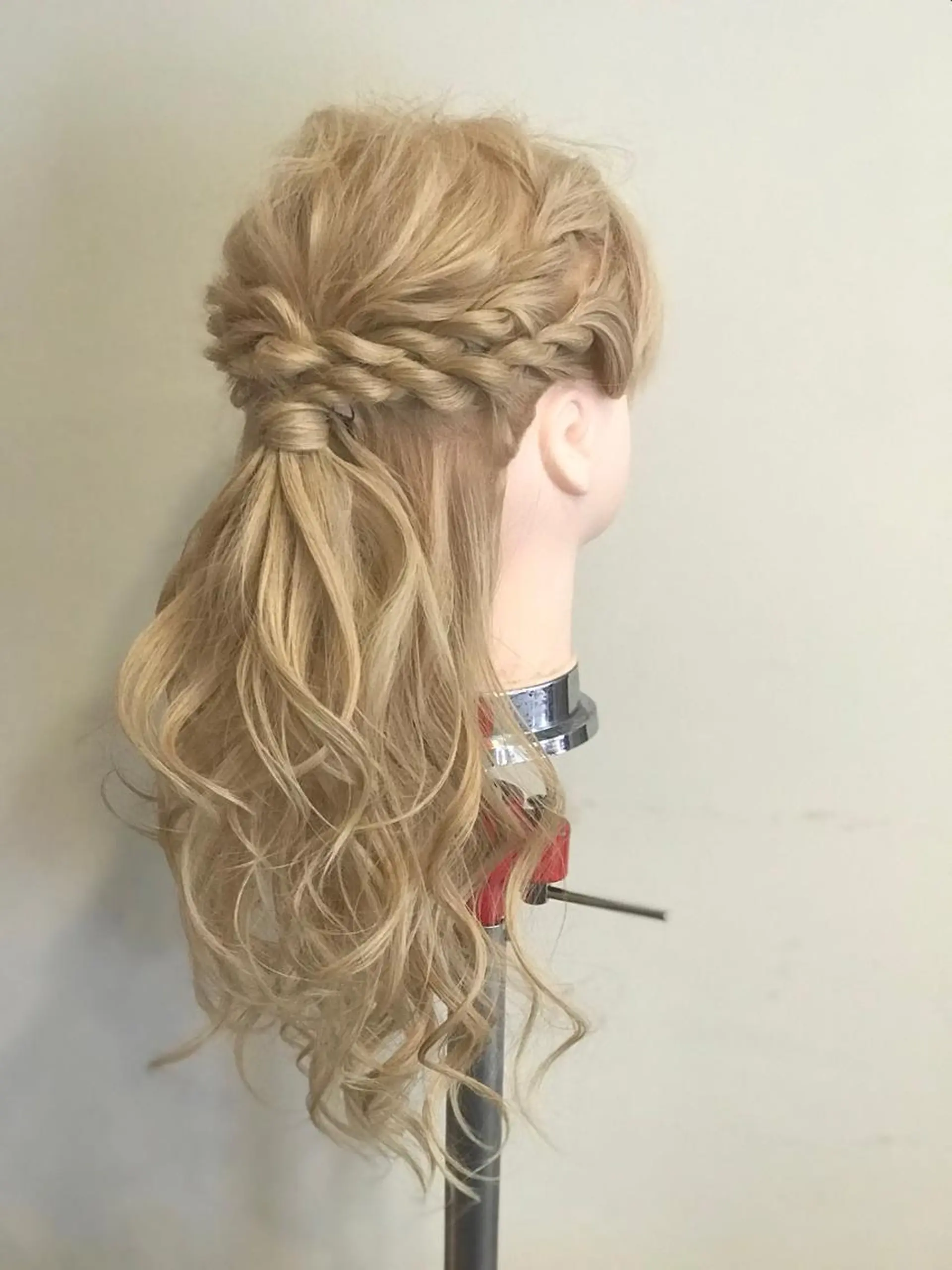 ロング ヘアアレンジ ハーフアップ 松村 未央のヘアスタイル