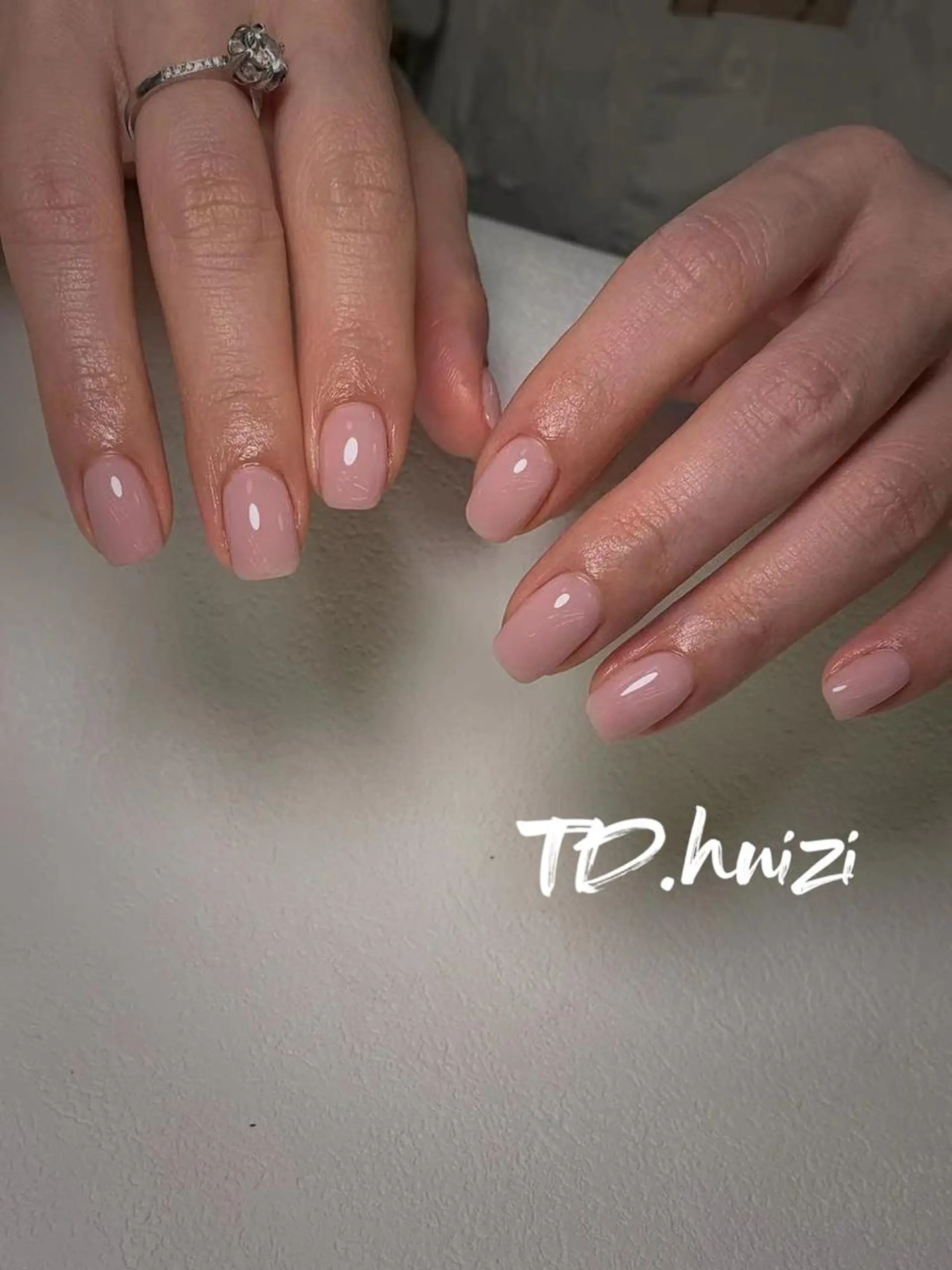 ミディアム めぐみのネイルサロン スタッフ練習のネイルデザイン