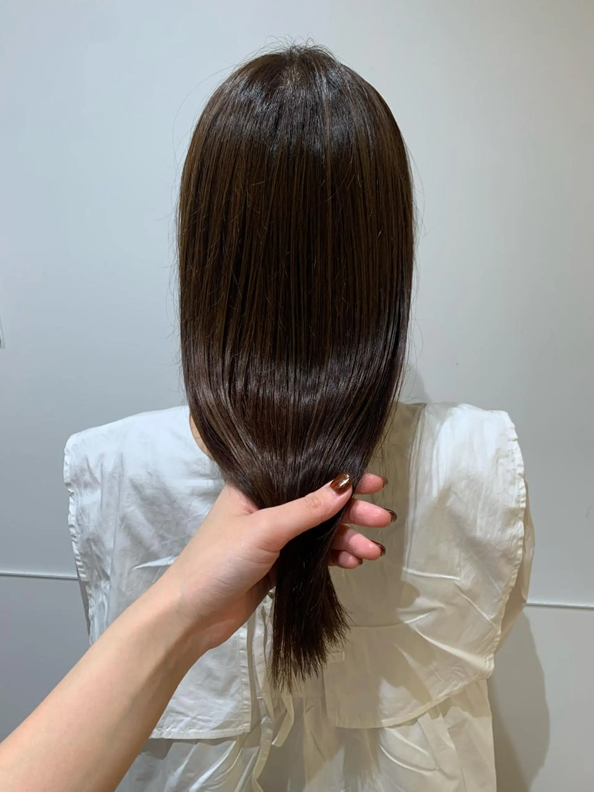 セミロング カラー アッシュ トリートメント カット ヘアカラー トリートメント 片岡 由依のヘアスタイル