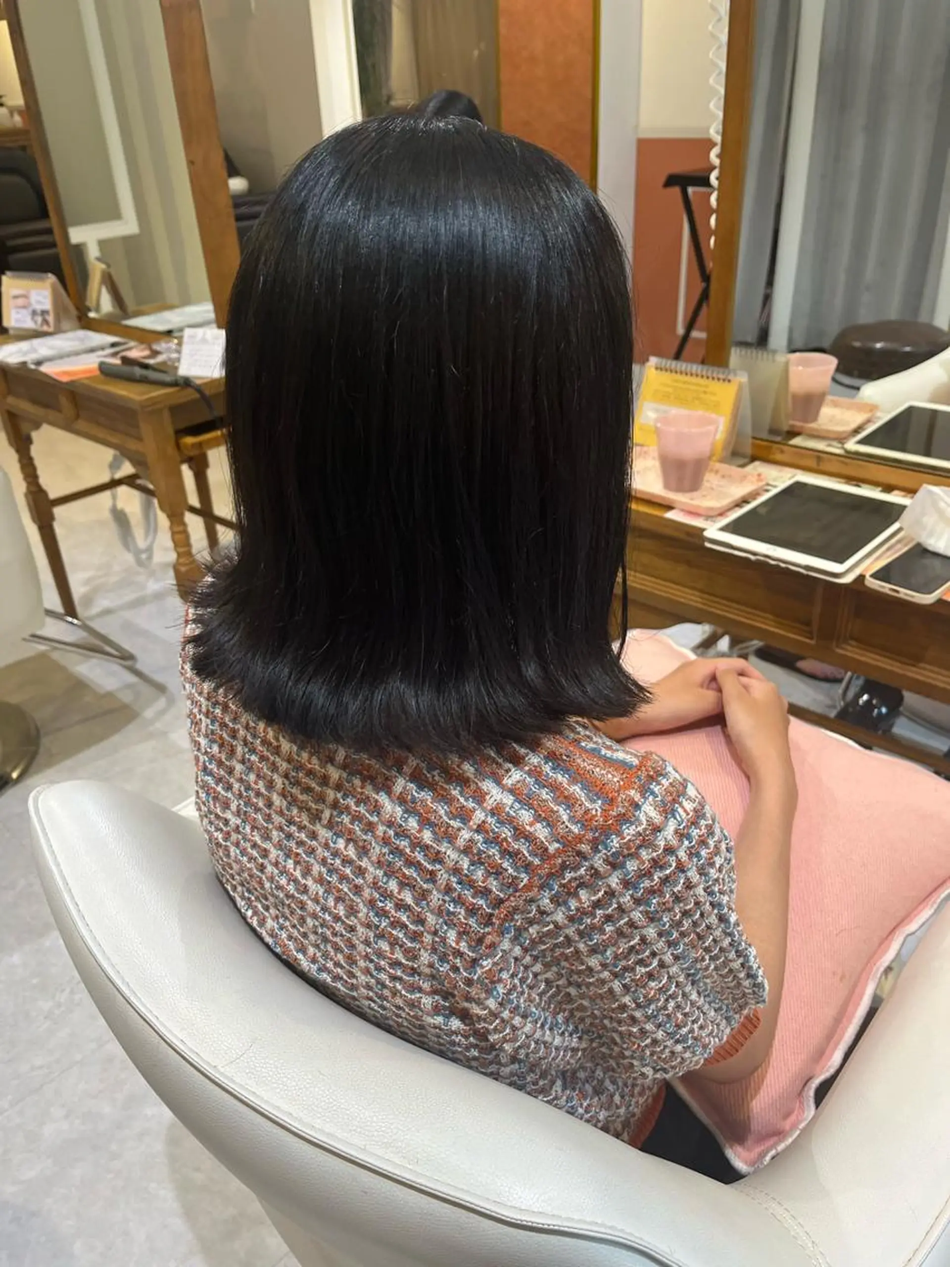ミディアム カット ヘアカラー 梛木 唯のヘアスタイル