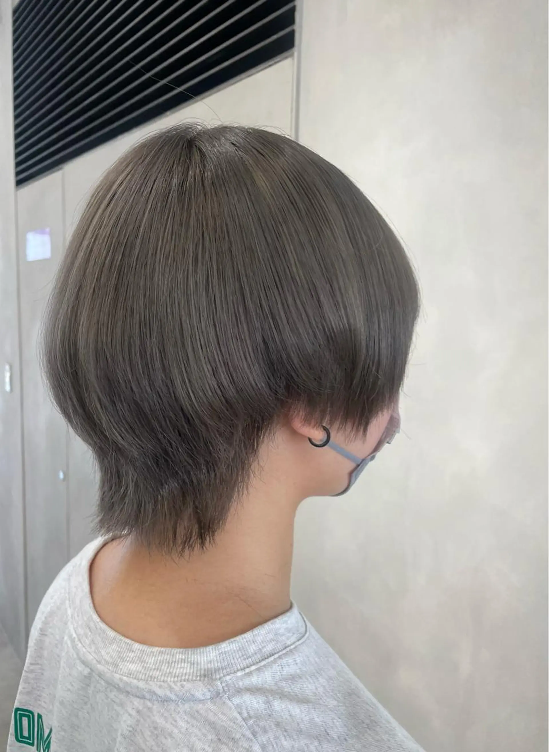 ショート カラー ブリーチ ケアブリーチ ショートヘア トリートメント ウルフカット 透明感カラー✨艶髪 制作🌱山根あゆみのヘアスタイル