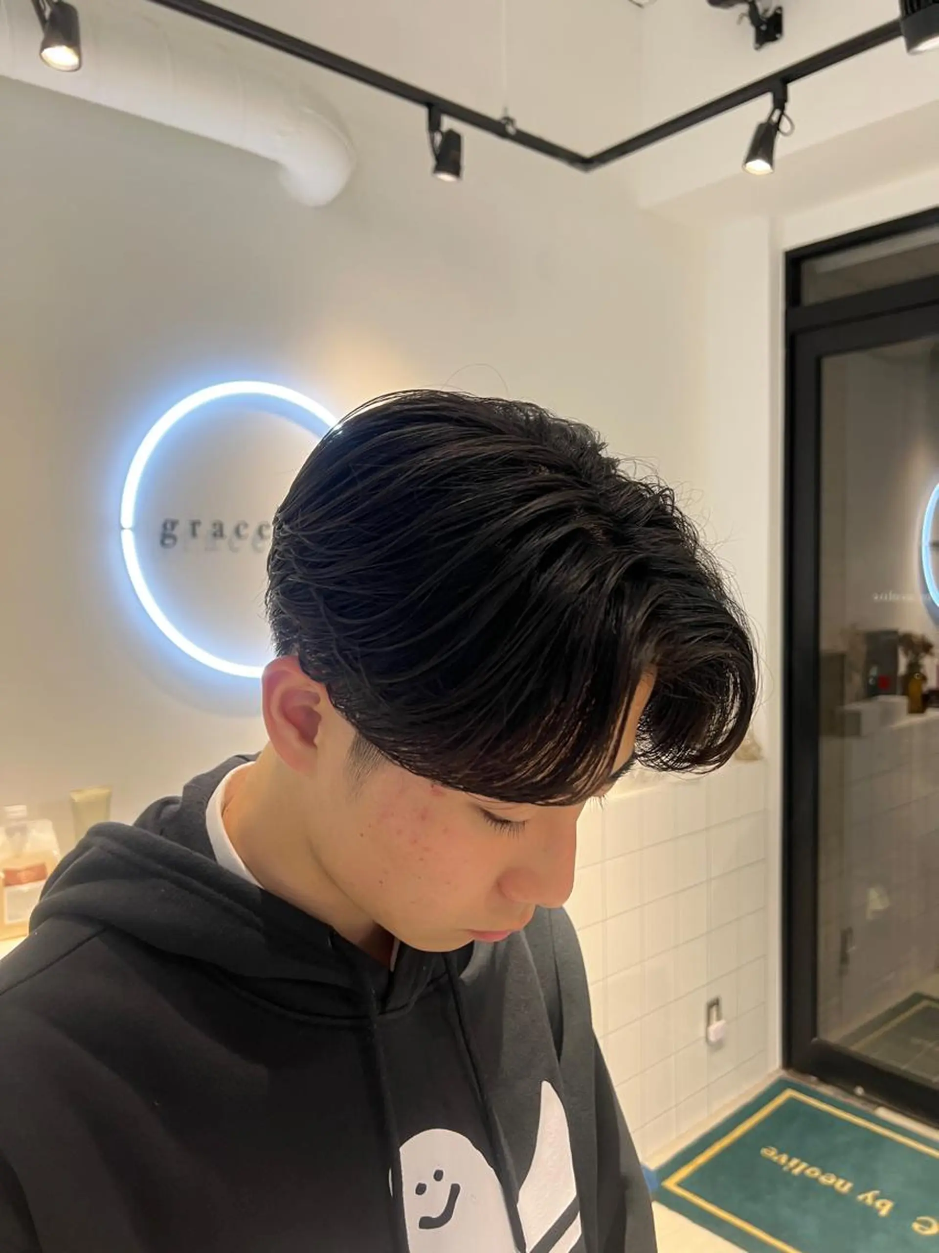 ミディアム パーマ メンズ センターパート メンズカットパーマ ✂️ JOYAのヘアスタイル