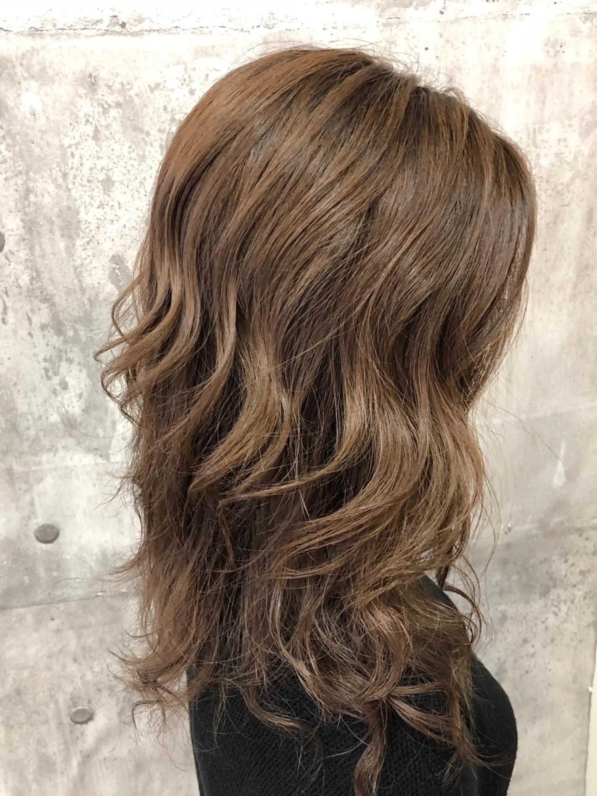セミロング カラー 菅沢 奈生のヘアスタイル