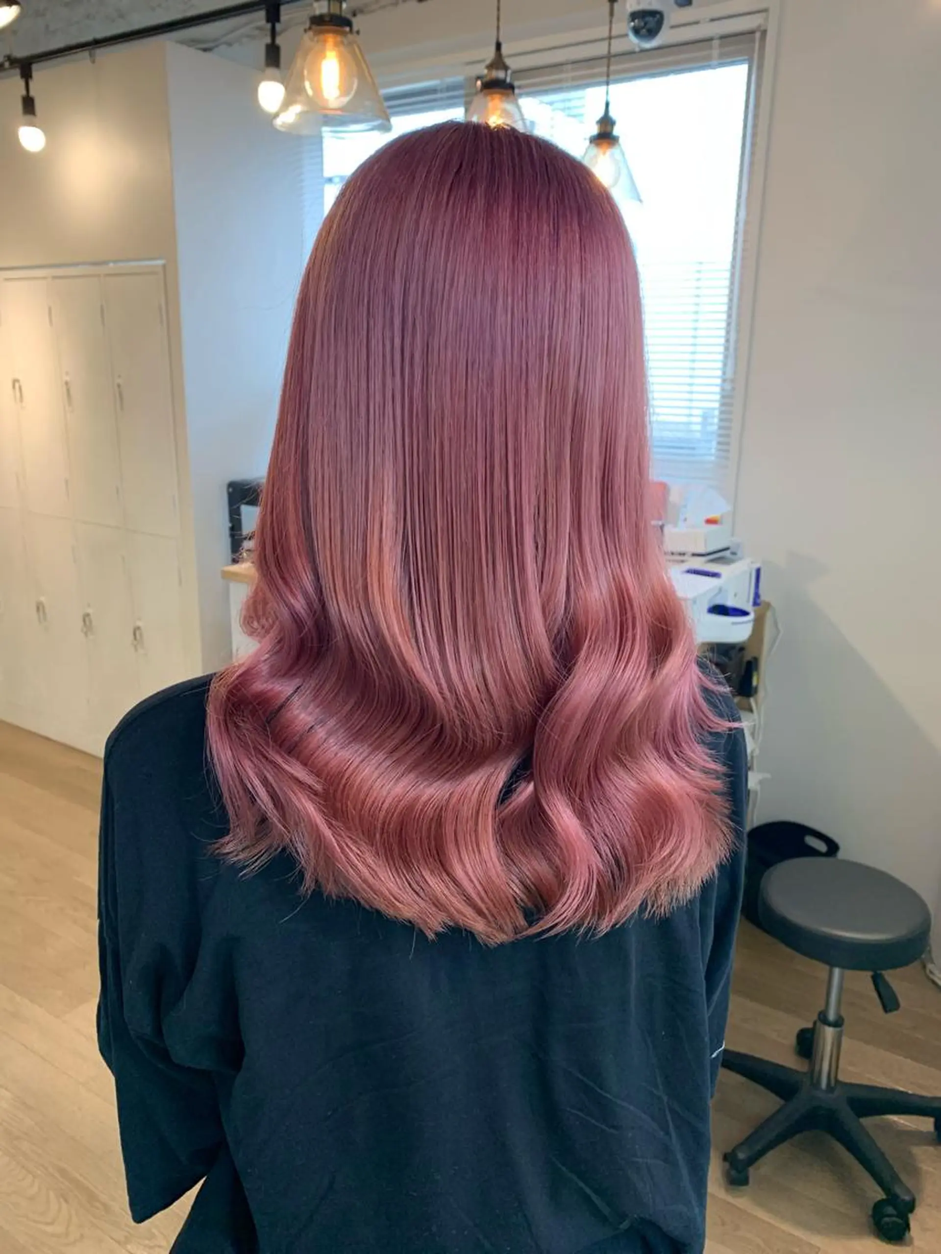 ロング カラー ブリーチ ケアブリーチ ダブルカラー ラベンダーカラー ピンクカラー カット ヘアカラー トリートメント 🌸MAYU🌸 ハイトーン➕レイヤーのヘアスタイル