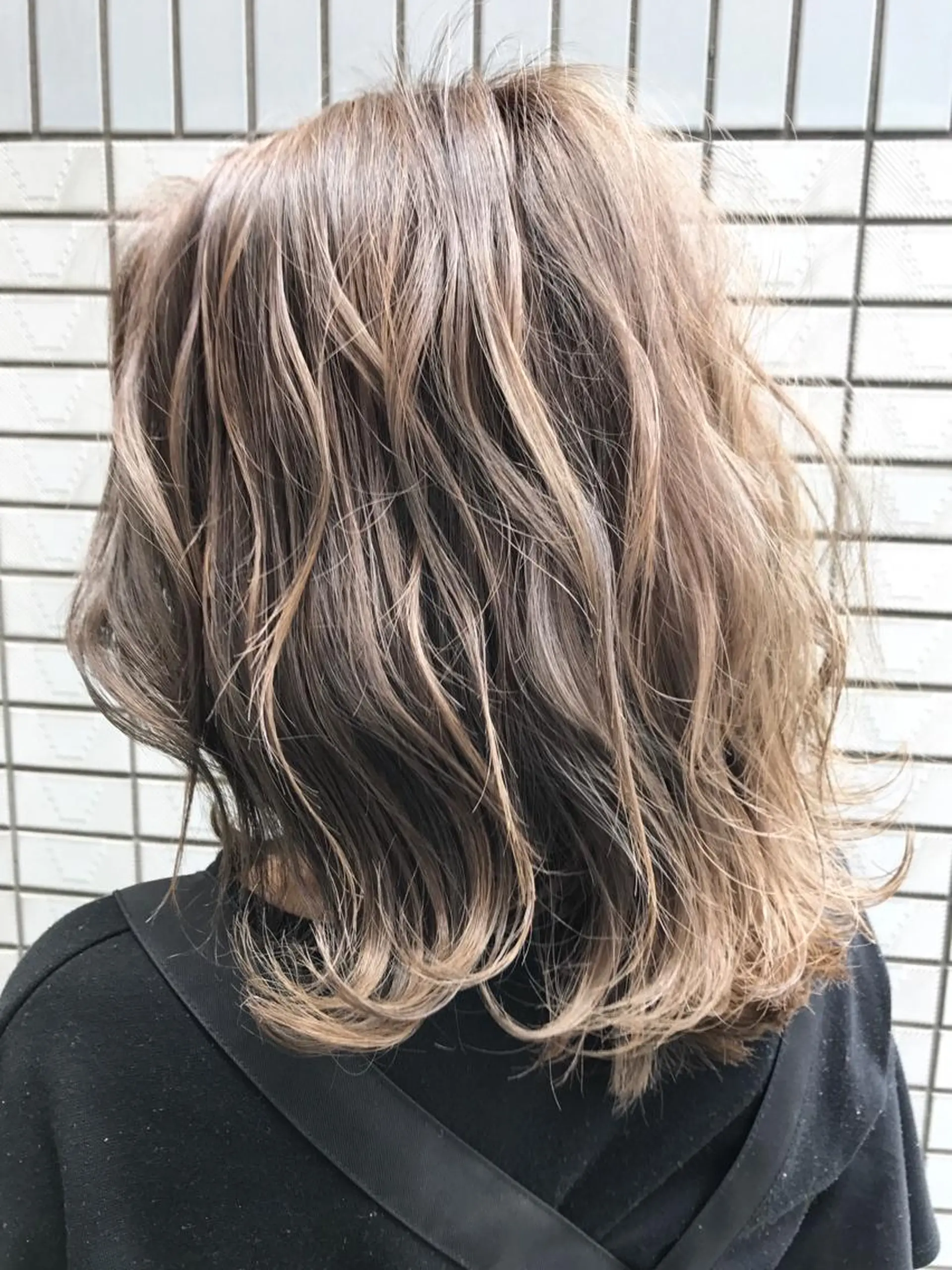 セミロング カラー パーマ ヘアアレンジ メンズ キッズ ネイル マツエク・マツパ メンズバレイヤージュ バレイヤージュ 切りっぱなしロブ レイヤーカット パーソナルカラー☆ 永尾拓也のヘアスタイル