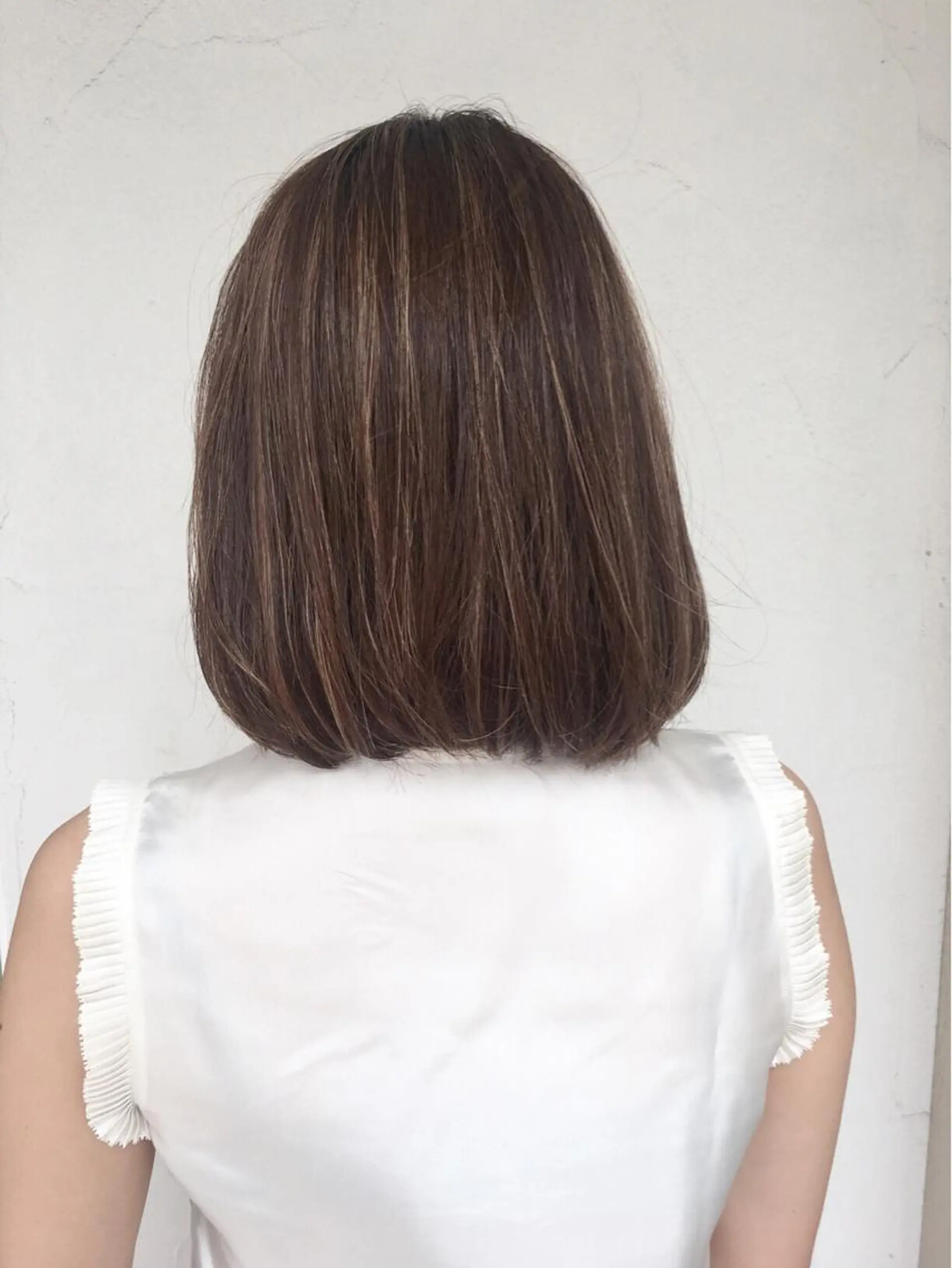 カラー 三鷹で1番ショート ボブをカットする新谷のヘアスタイル