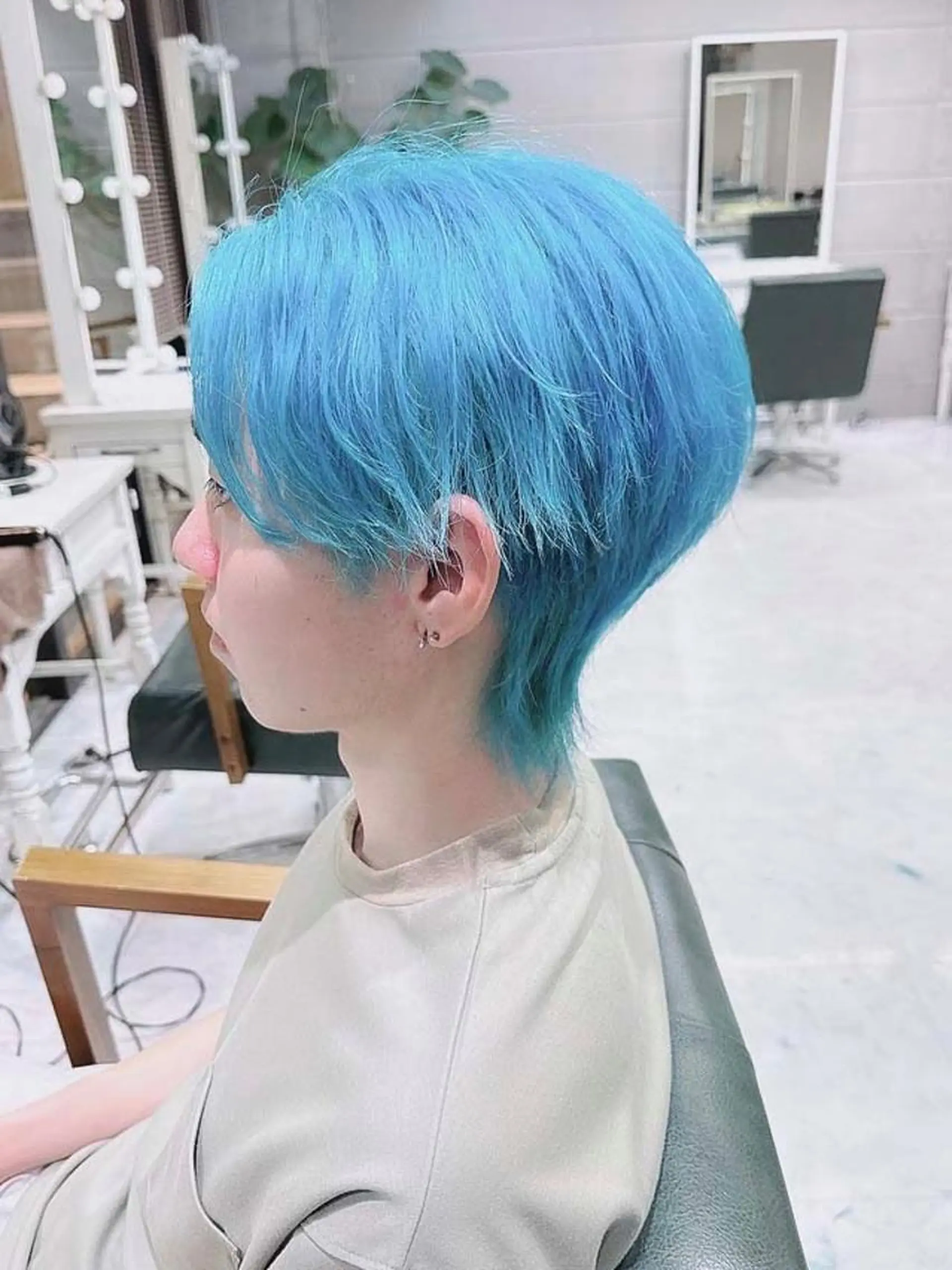 メンズ カラー メンズブリーチ メンズハイトーン メンズウルフカット ブリーチ ブルーカラー DAYS Men’sのヘアスタイル