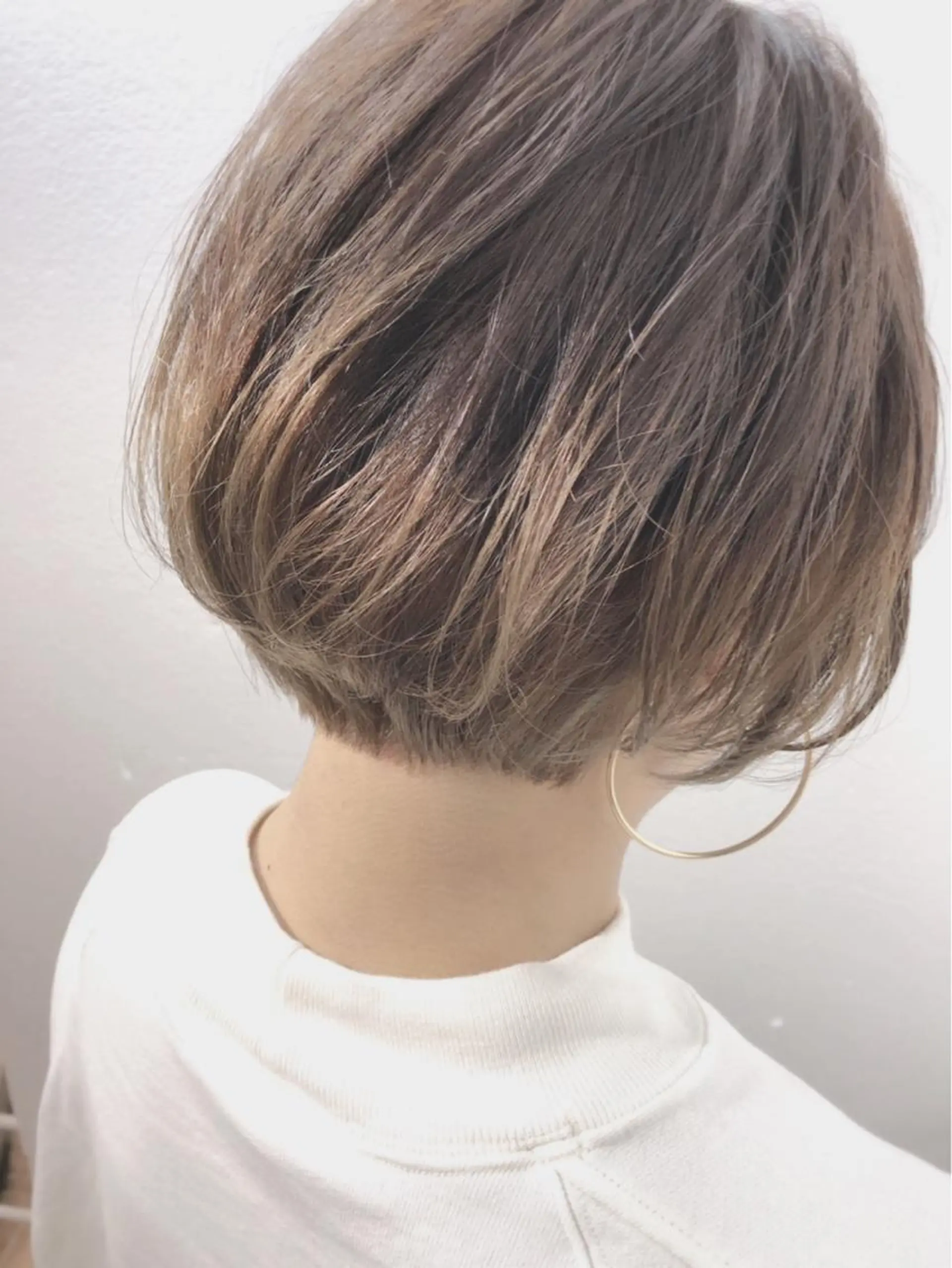 ショート カラー ブリーチ t.（ティードット）所属・日高 香織のヘアスタイル