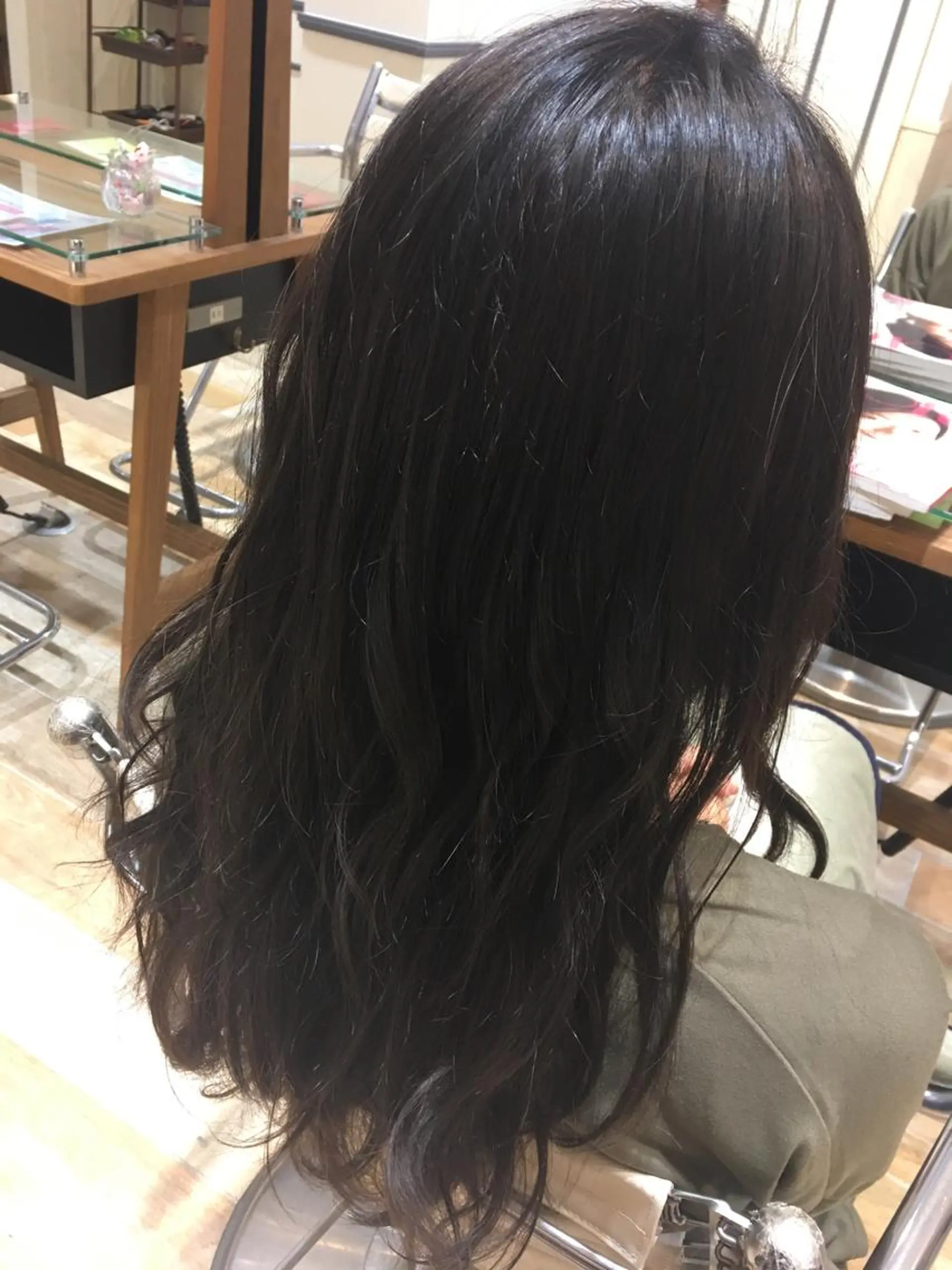 ロング カラー アッシュ ダークアッシュ 新中 茉莉香の眉毛・アイブロウイメージ