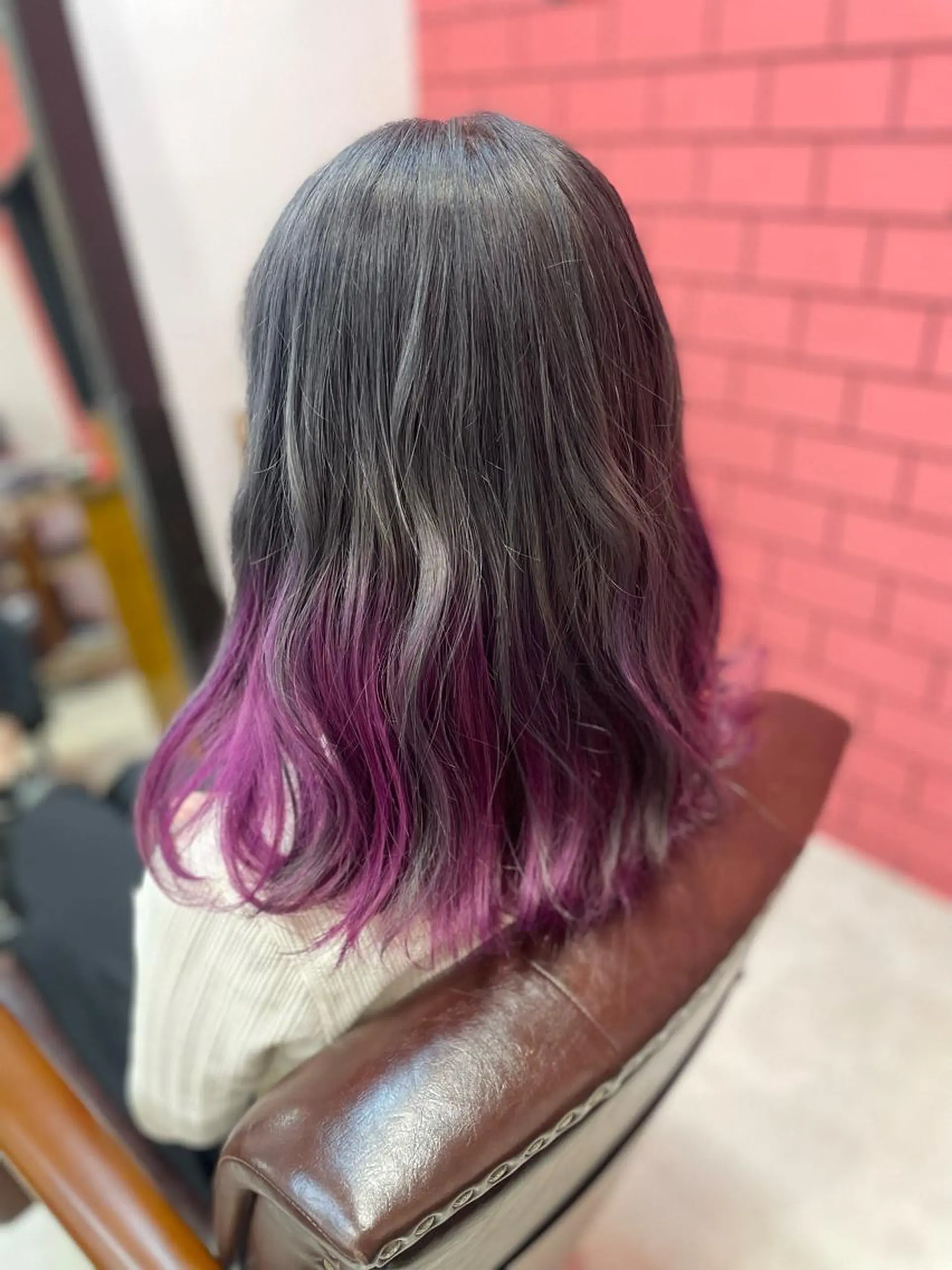 セミロング カラー バレイヤージュ ミストバング ブリーチ ケアブリーチ ダークグレー ヘアカラー トリートメント デザインカラー 髪質改善Lilithのその他イメージ