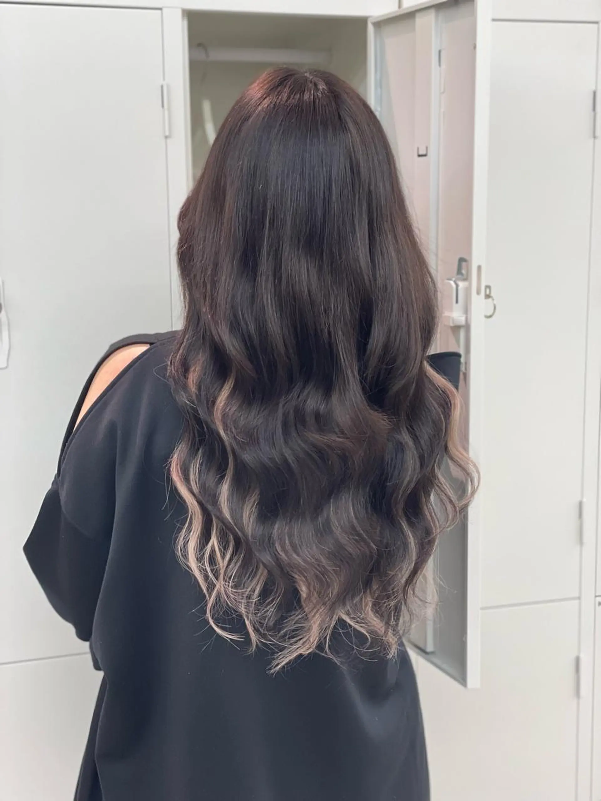 ロング カラー ショーヤ/ブリーチ /エクステのヘアスタイル