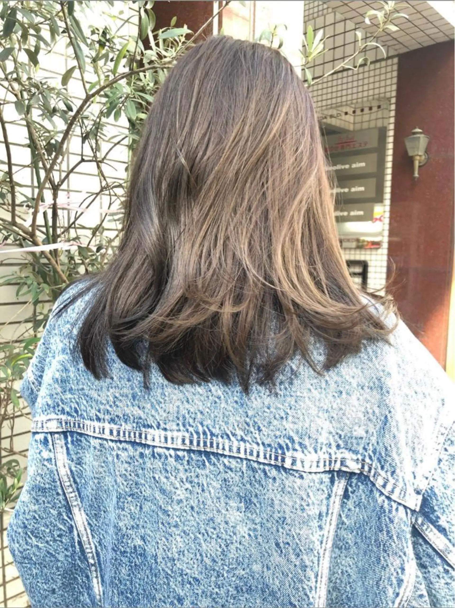 セミロング カラー ヘアアレンジ ベージュカラー ブリーチ カット ヘアカラー トリートメント ヘアセット 🌷ボブ/髪質改善 ストレートのヘアスタイル
