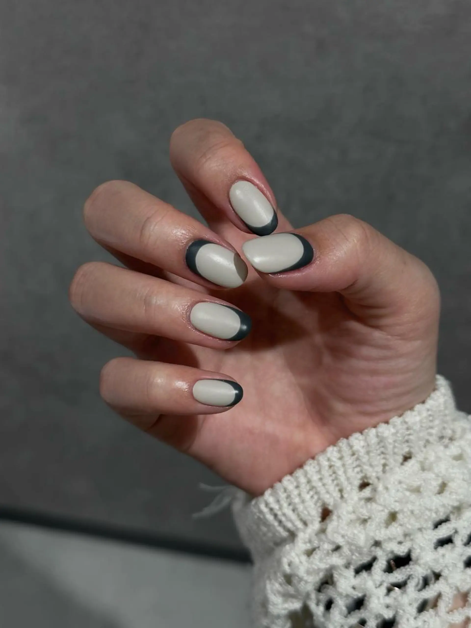 ショート カラー ネイル マツエク・マツパ アイブロウ フレンチネイル 逆フレンチ ハンドネイル ar. harajukuのネイルデザイン