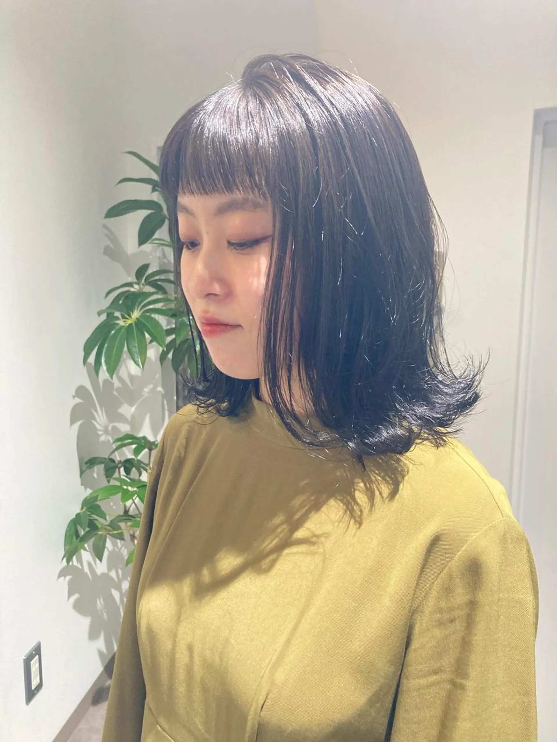ミディアム 佐伯 和佳のヘアスタイル