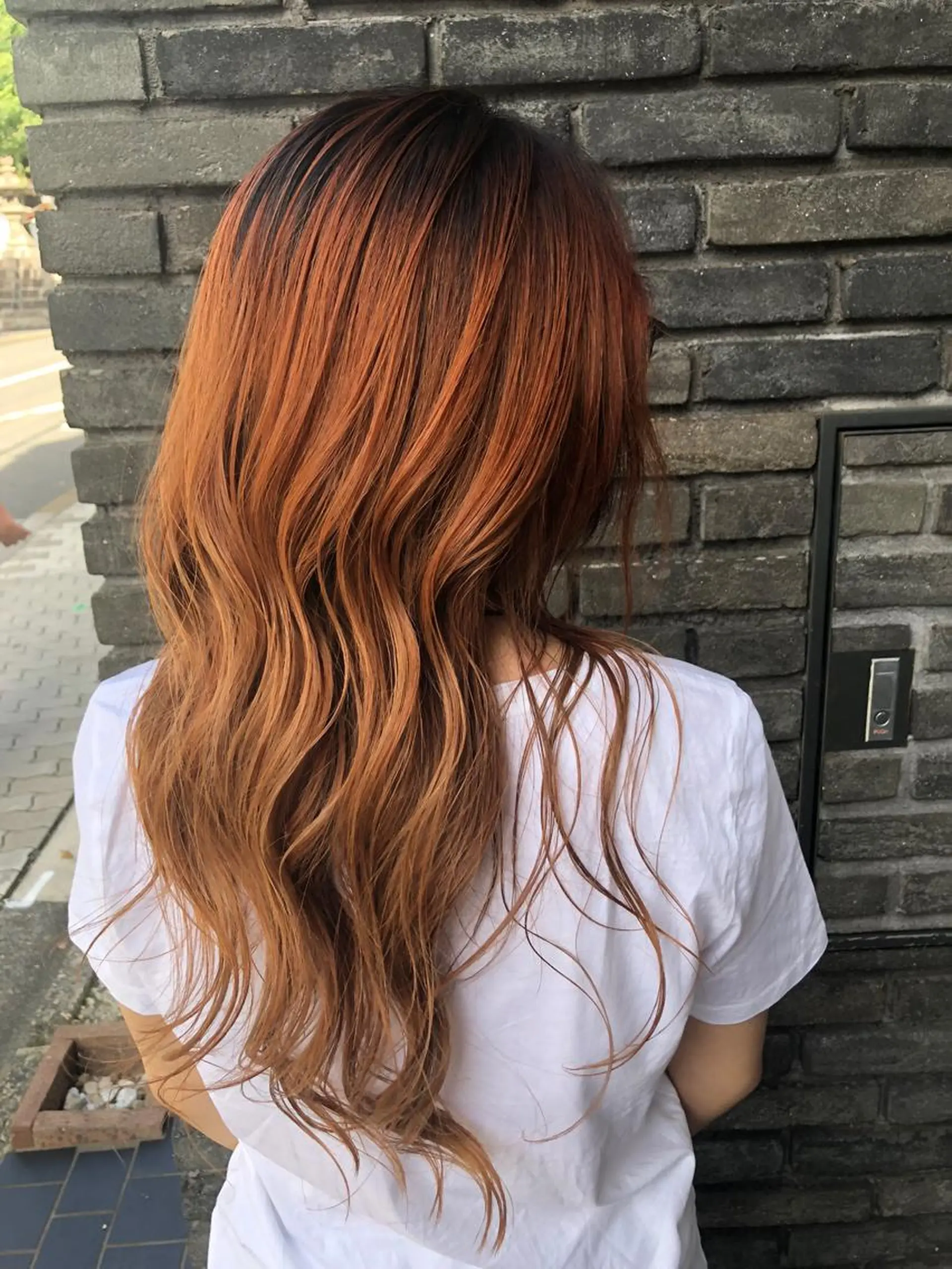 ロング カラー グラデーションカラー オレンジ 佐伯 凌太郎のヘアスタイル