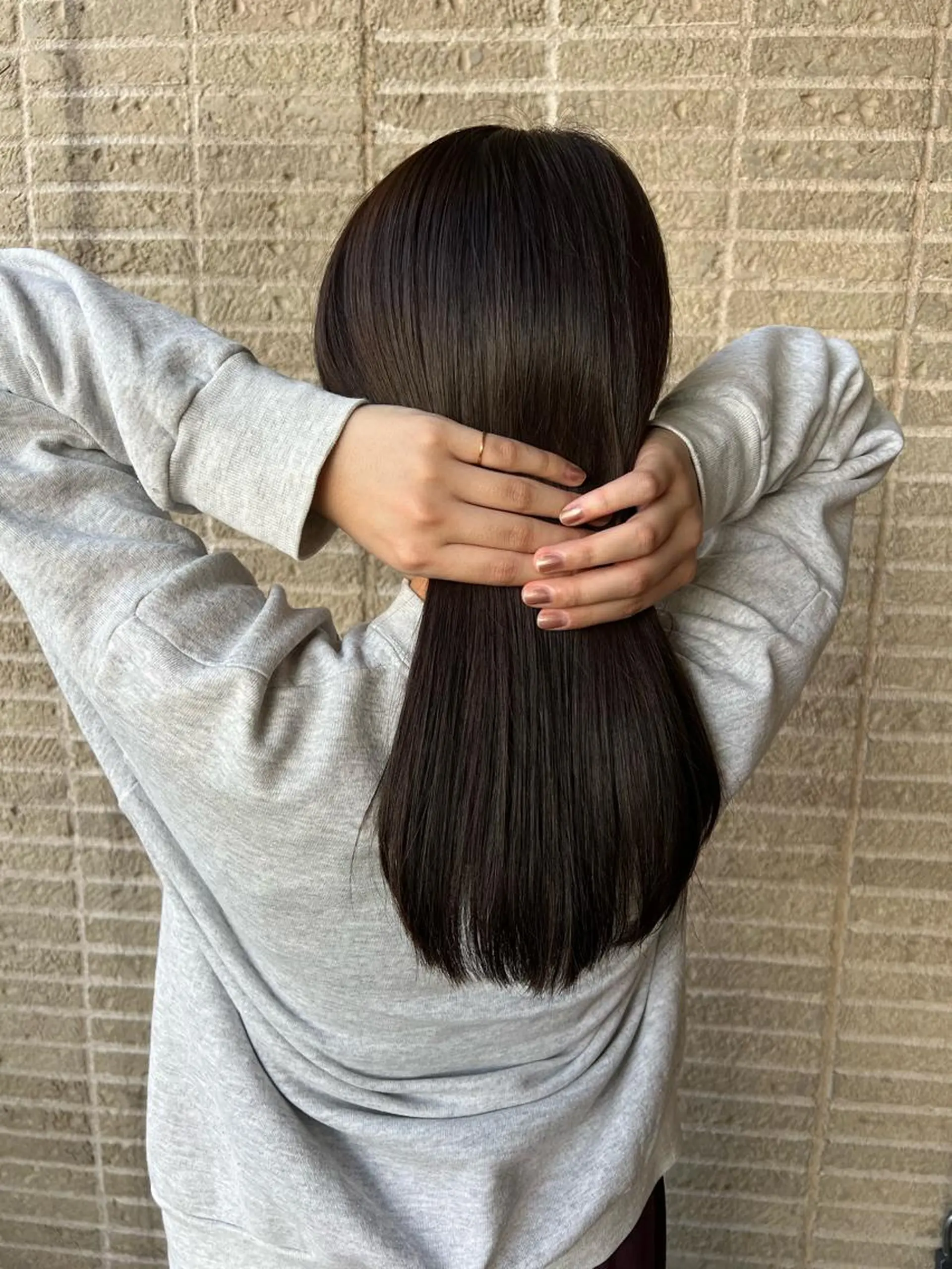 セミロング カラー ヘアアレンジ グレージュ オリーブグレージュ オリーブグレー 加藤 綾華のヘアスタイル