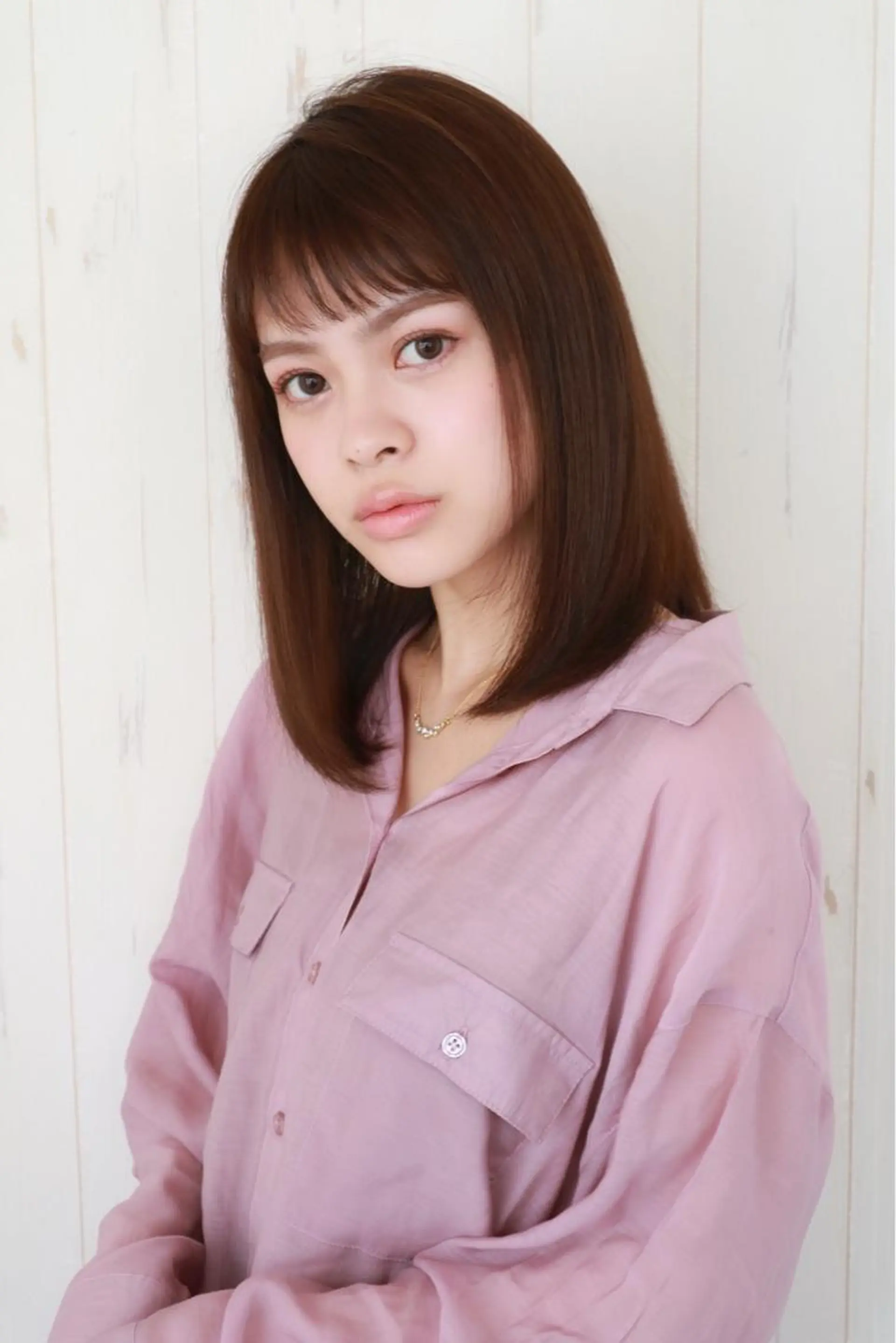 ミディアム パーマ ストレートパーマ 赤み消しカラー /透明感カラー 上長のヘアスタイル