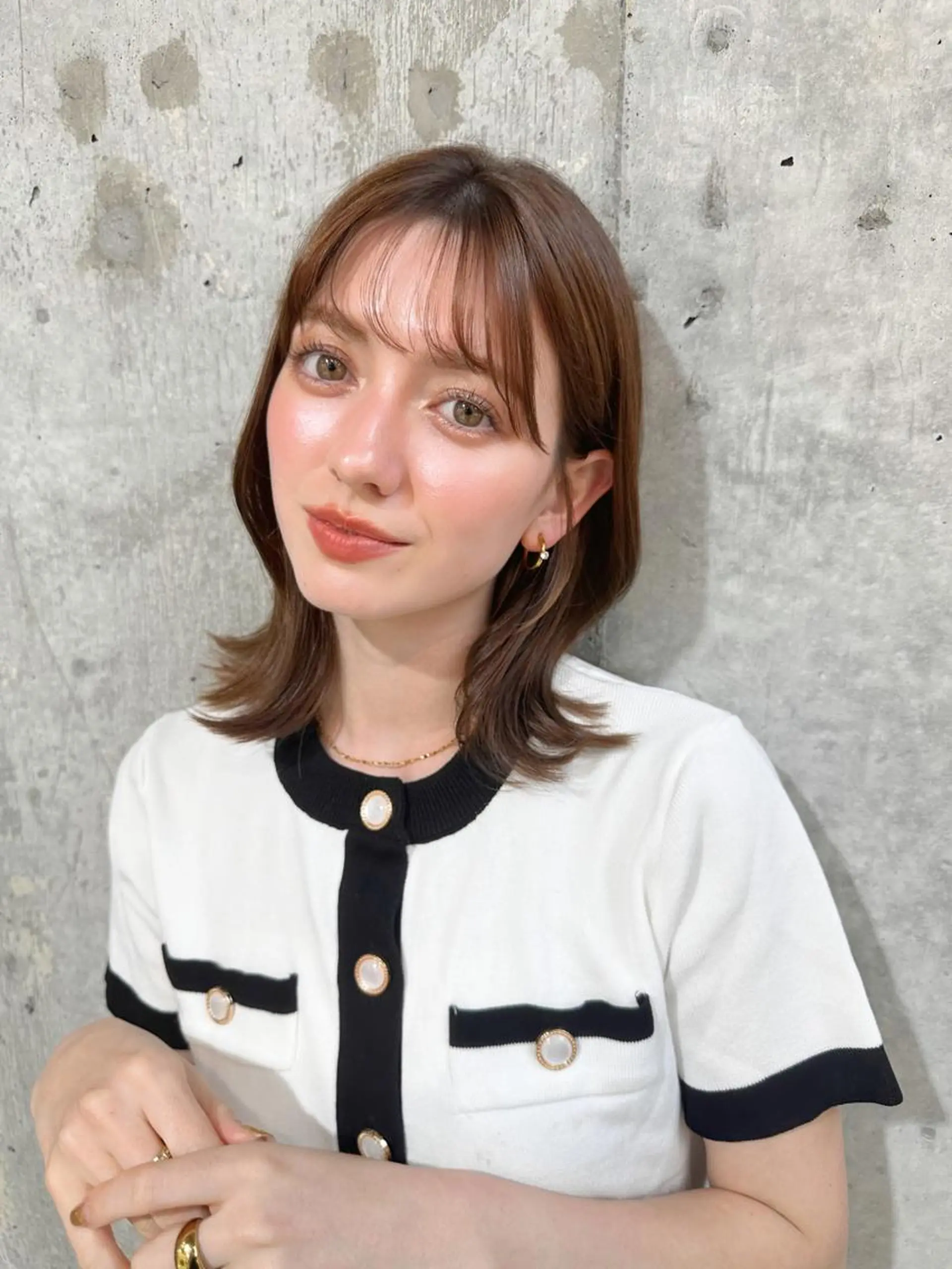 ミディアム ボブレイヤー アッシュ ボブ くびれヘア 天使の羽バング・フェザーバング カット ヘアカラー トリートメント ヘアセット 新宿/韓国レイヤー 髪質改善カラー/角所のヘアスタイル