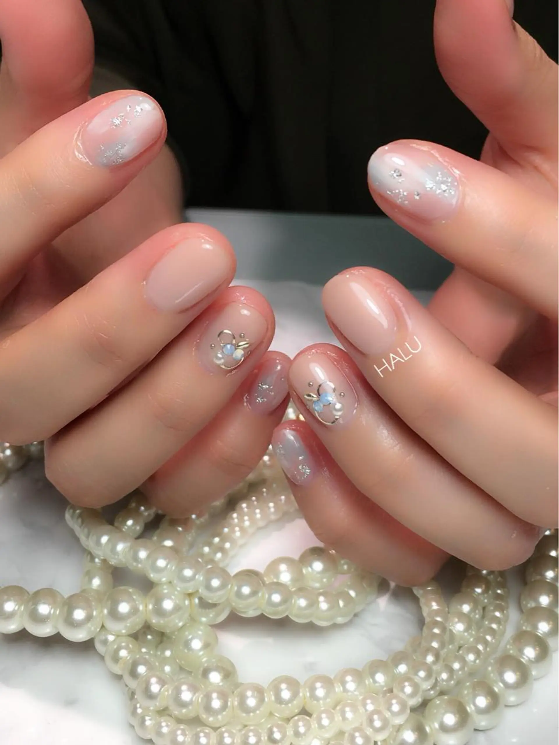 ネイル ブルー ニュアンスネイル シルバー HALU ハルのネイルデザイン