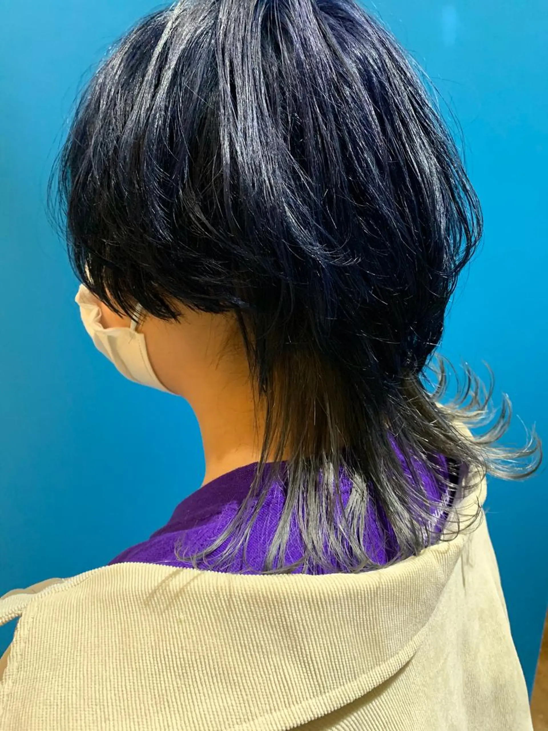 ミディアム カラー デザインカラー ウルフカット カット ヘアカラー ウルフ、レイヤー 、メンズカットSHOのヘアスタイル