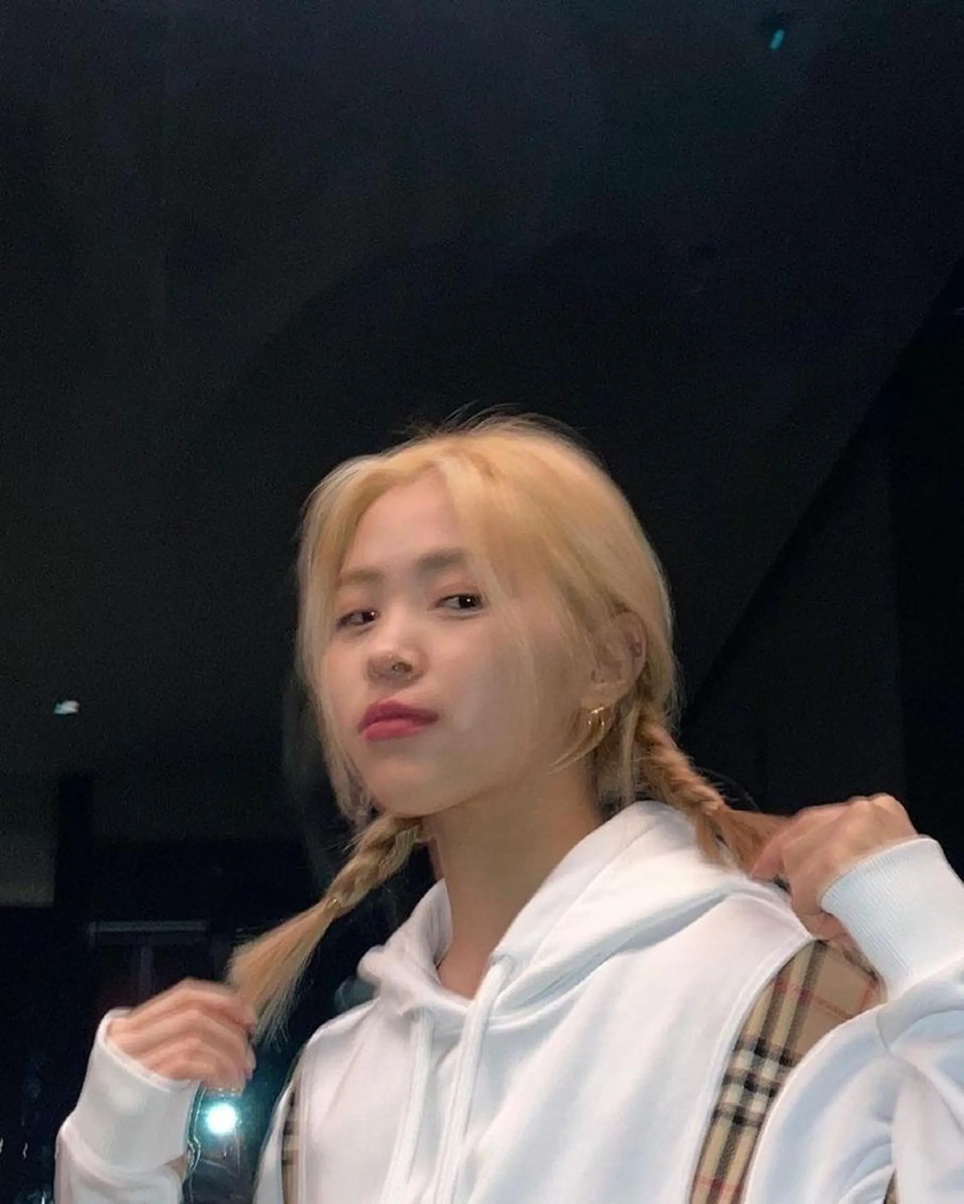 ミディアム カラー ヘアアレンジ 🇰🇷 韓国ヘア/ sumire 🫧のヘアスタイル