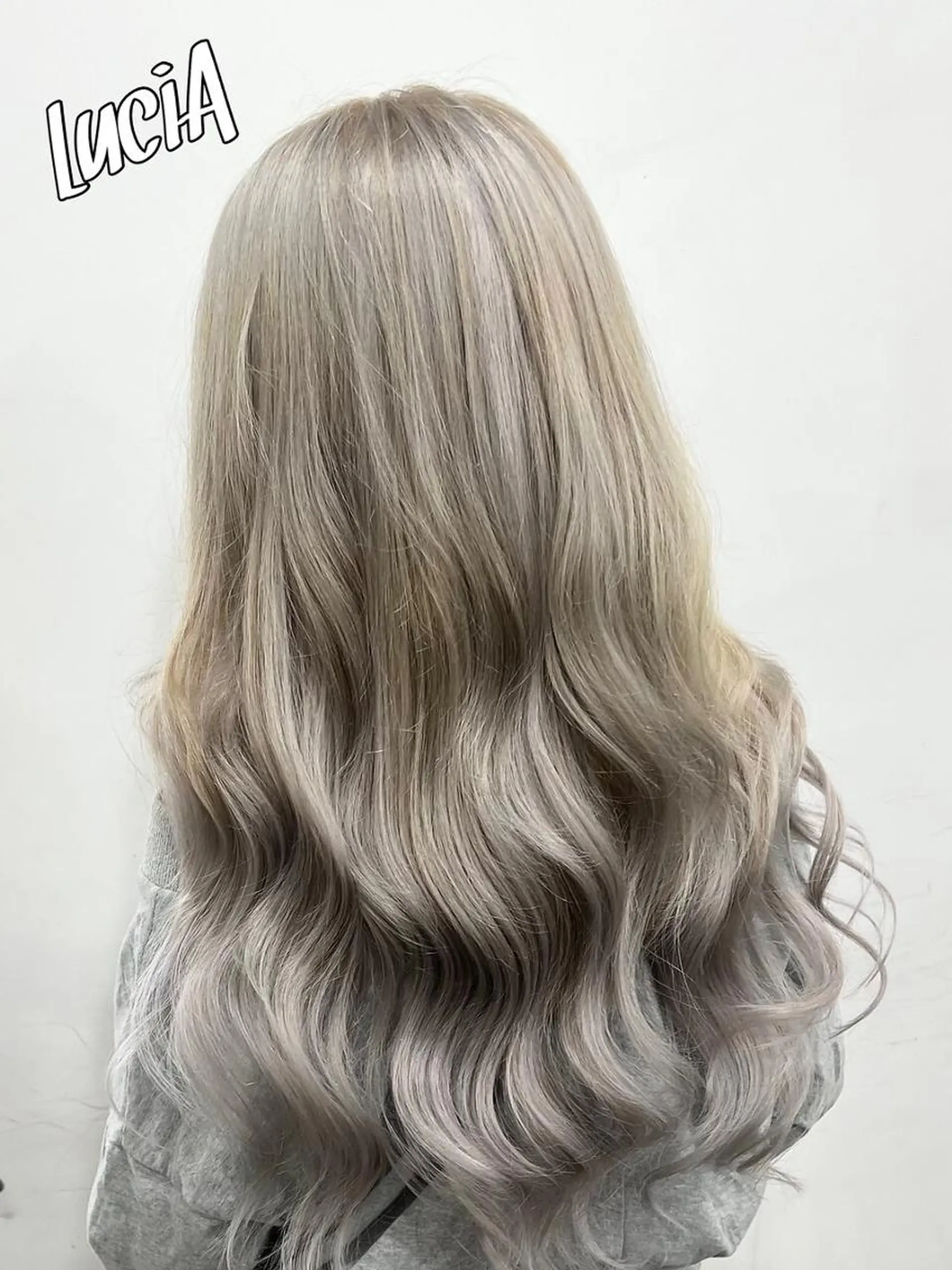 カラー ヘアアレンジ ロング シールエクステ アディクシーカラー バレイヤージュ ブリーチ ケアブリーチ MISAKIエクステ ブリーチ\5900のヘアスタイル