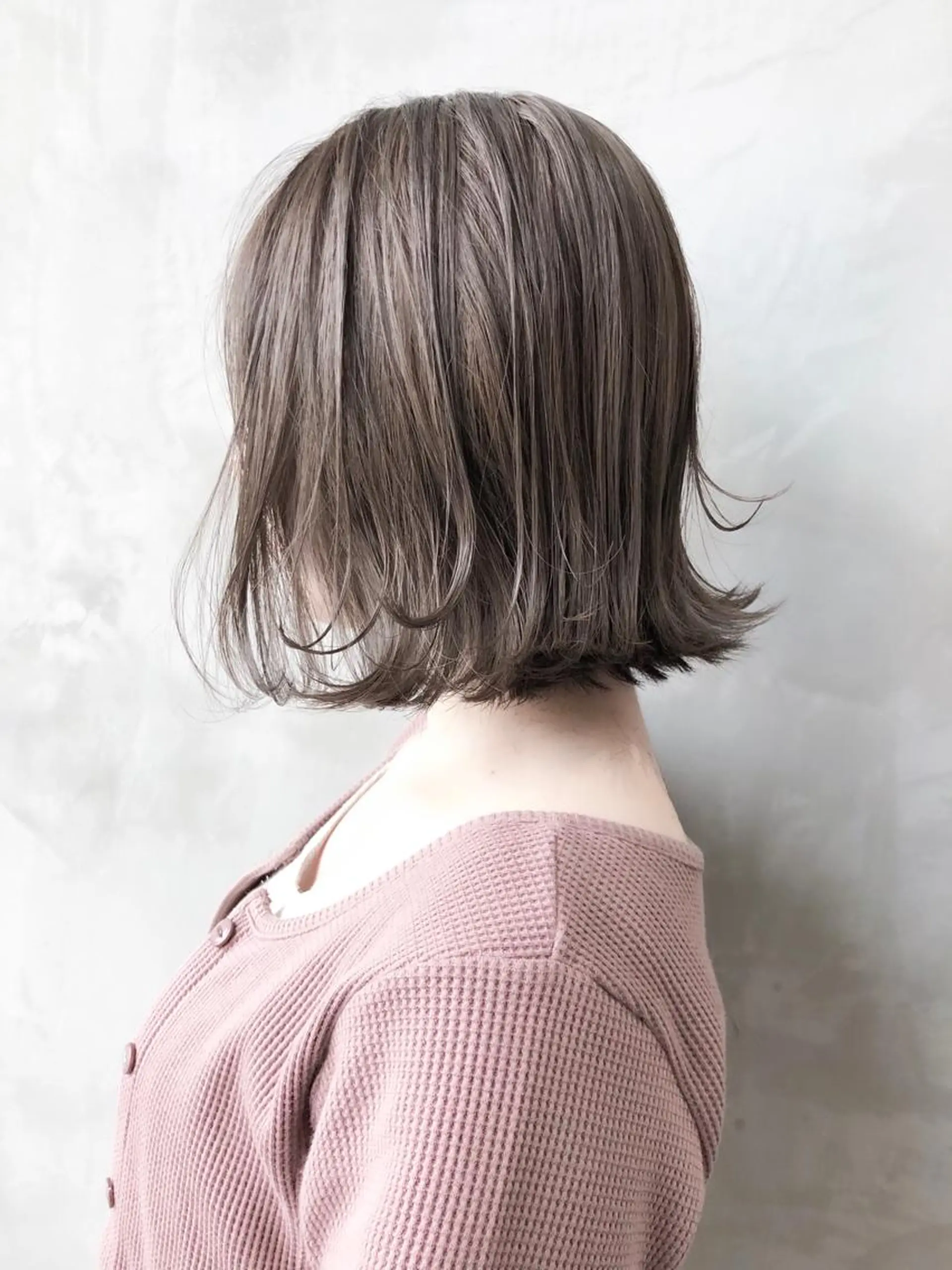 ミディアム カラー パーマ ヘアアレンジ ベージュカラー ミルクティーベージュ ヘアカラー トリートメント TOMO GEEKS代表のヘアスタイル