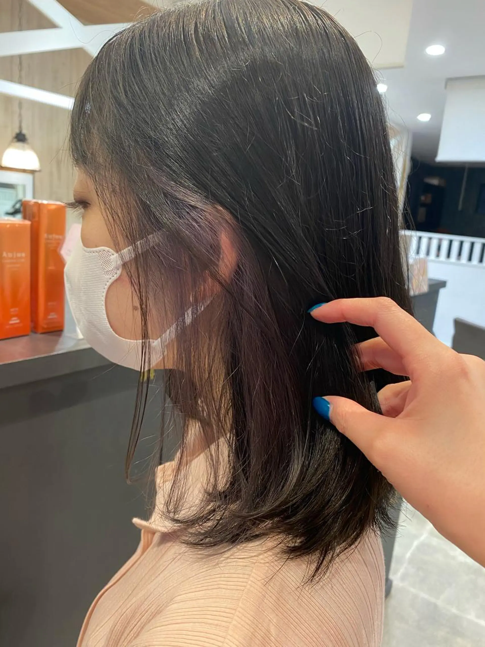 セミロング カラー イヤリングカラー ラベンダーカラー ヘアカラー 柴田 枝利子のヘアスタイル