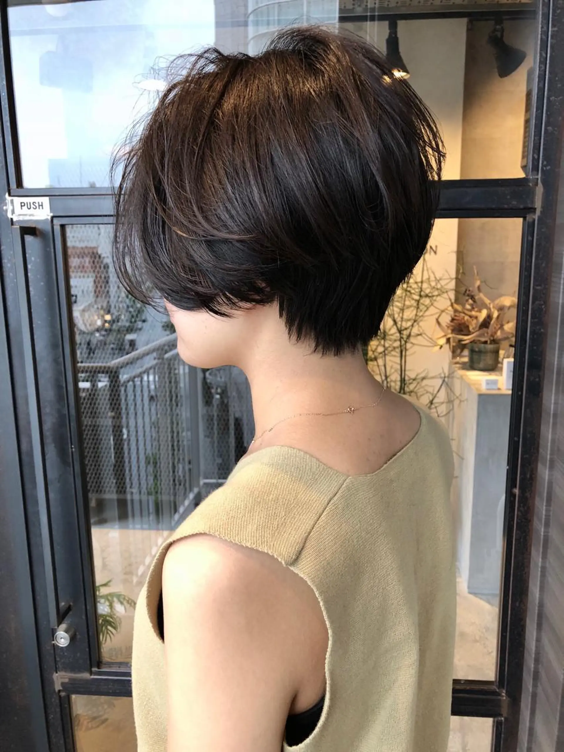 ショート カット ヘアカラー トリートメント 俵 知広のヘアスタイル