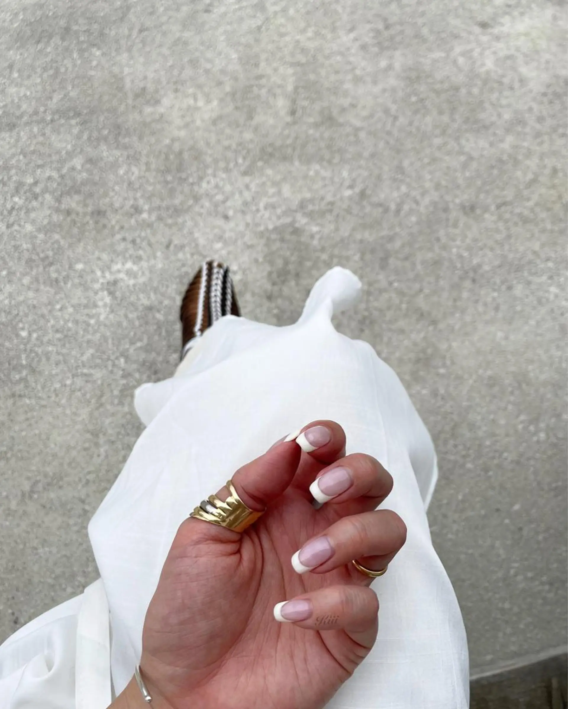 ネイル フレンチネイル ホワイト ハンドネイル フットネイル kiii.__ ✴︎*のネイルデザイン