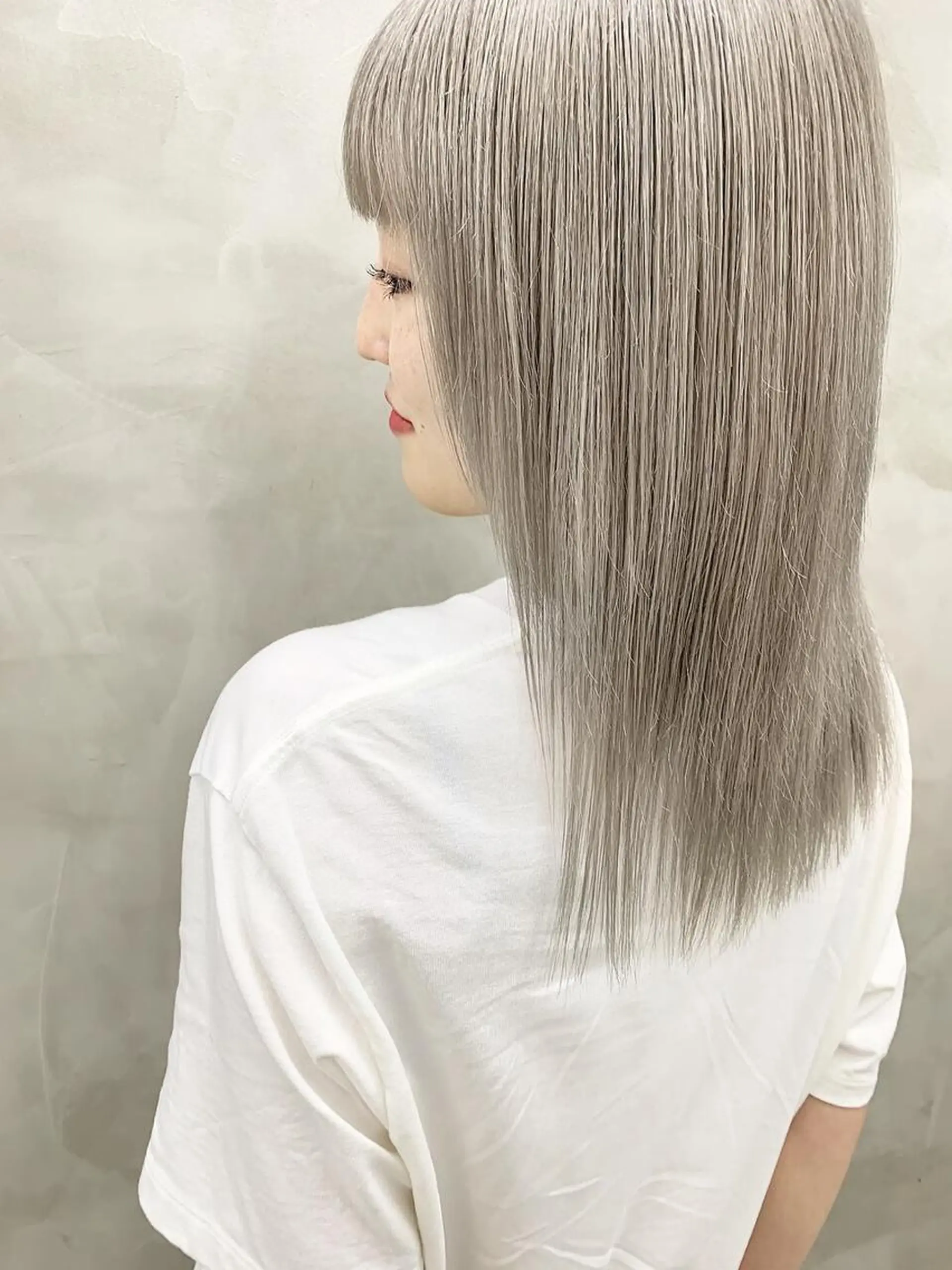 セミロング カラー パーマ ヘアアレンジ メンズ メンズバレイヤージュ メンズブリーチ センターパート フェードカット メンズハイライト ヘアカラー トリートメント ハイトーン/レイヤー 🌸さくらのヘアスタイル
