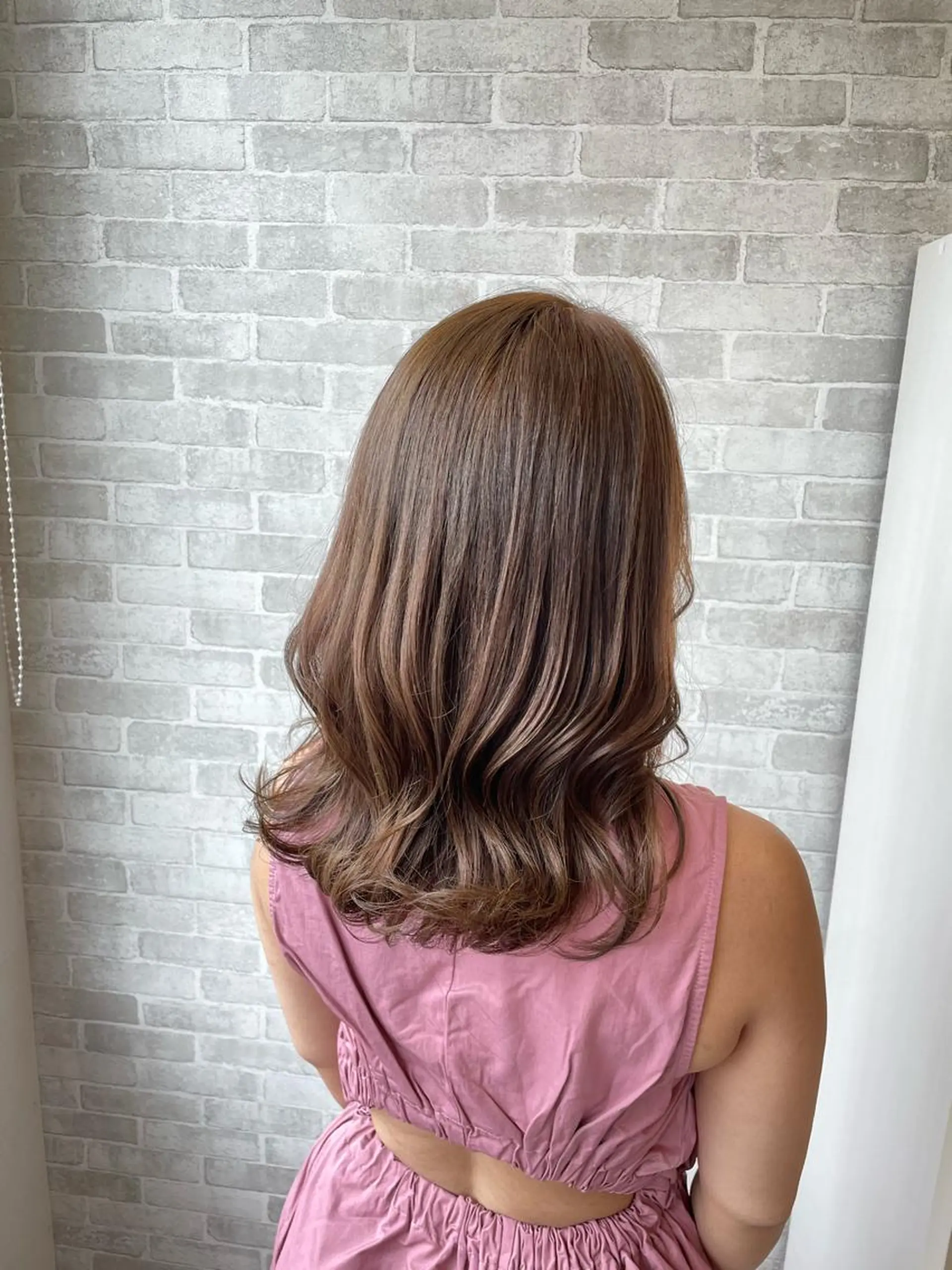 セミロング カラー Well's TAIGAのヘアスタイル