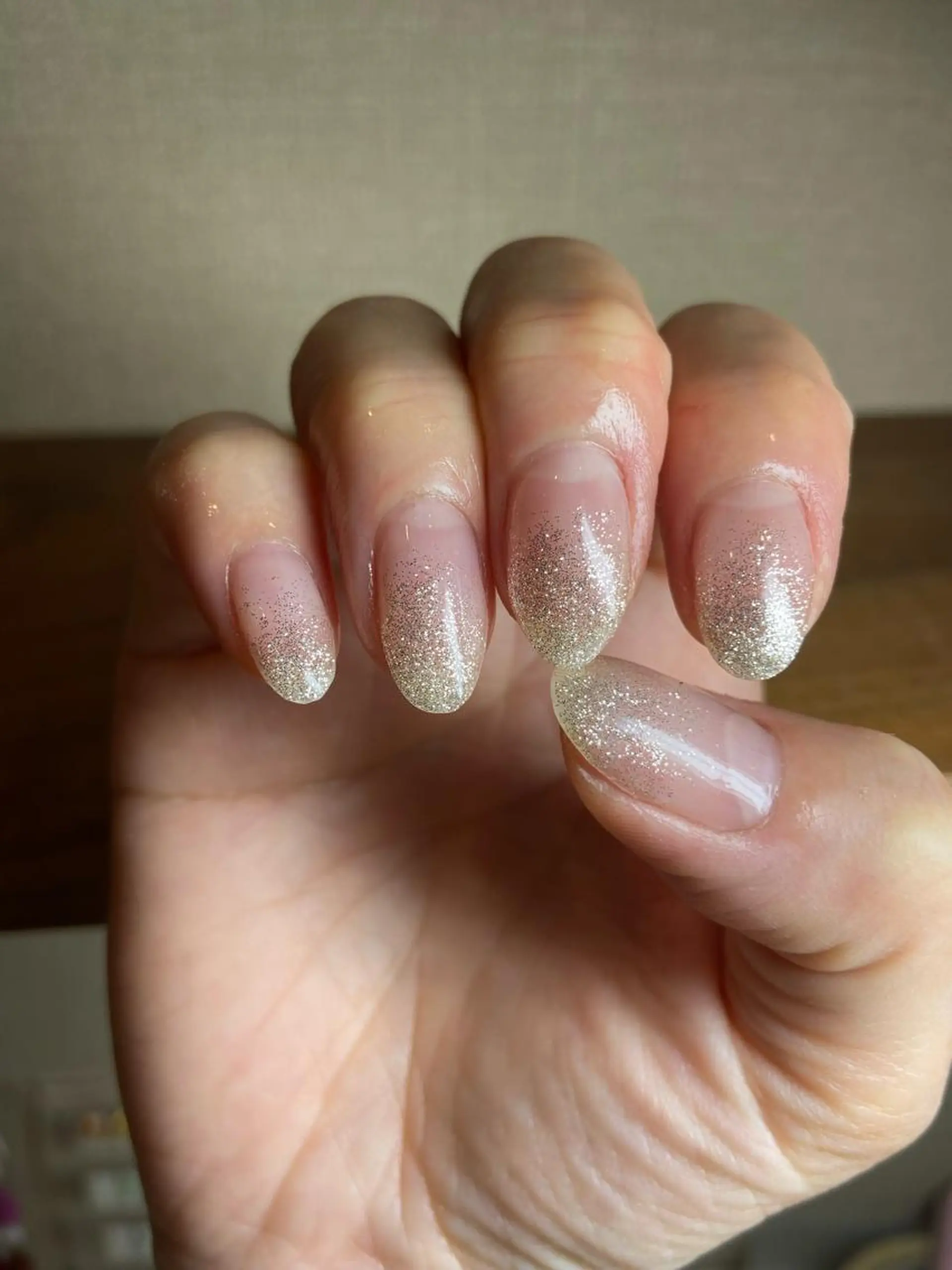 ミディアム ネイル キラキラネイル ラメ(グリッター) ラメグラデーション シルバー シンプルネイル ハンドネイル ネイルサロン ステラのネイルデザイン