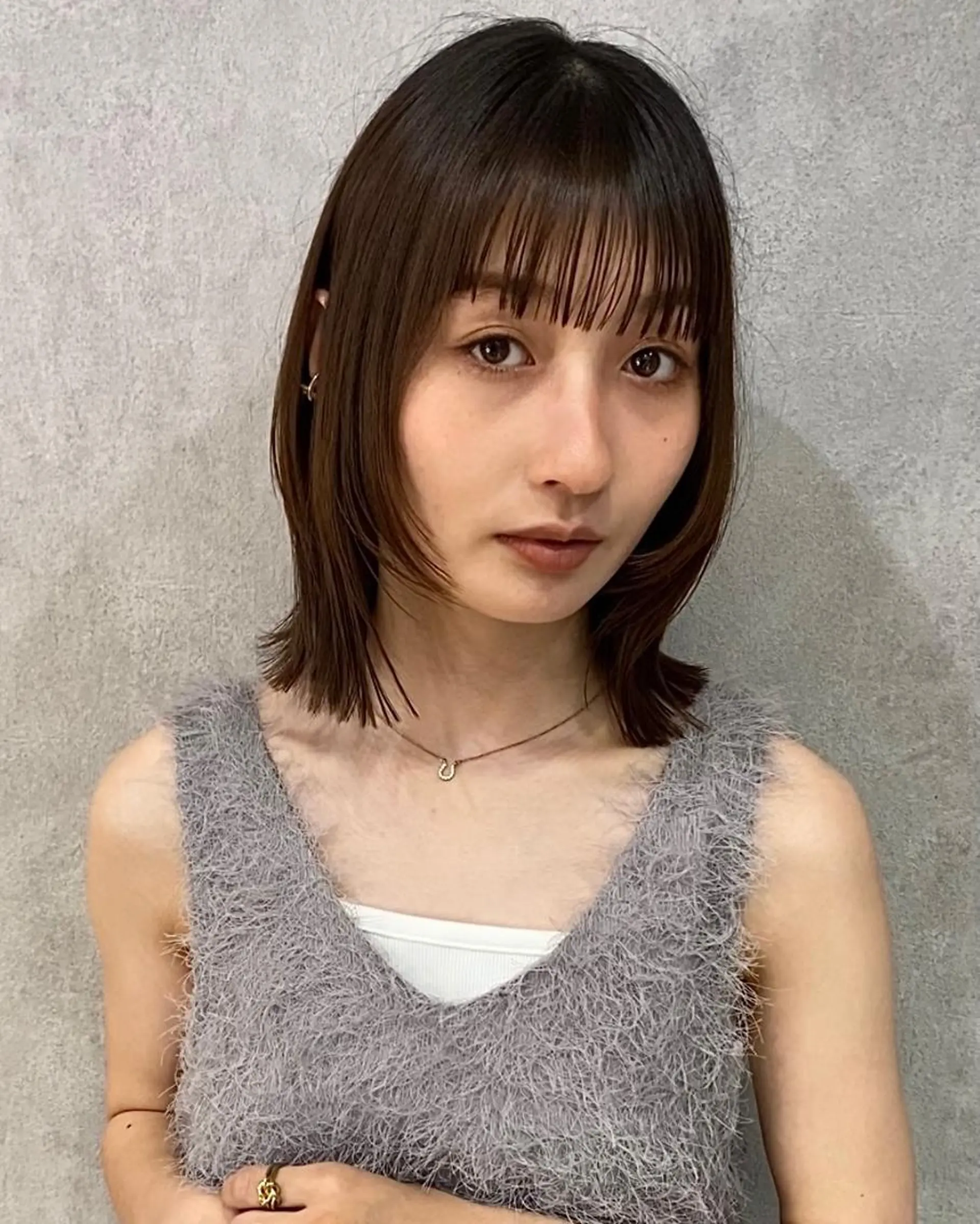 ミディアム カット トリートメント レイヤー🤍 ベージュ🤍　聖奈のヘアスタイル