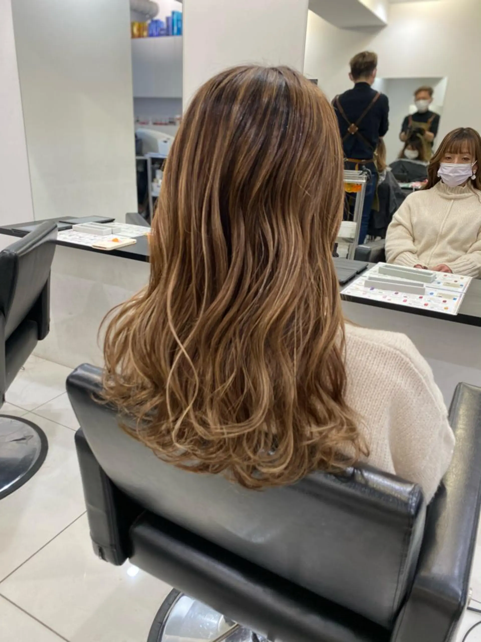 ロング カラー ベージュカラー ハイライトカラー ハイライト opus 店長大和 レイヤー/赤み消しのヘアスタイル