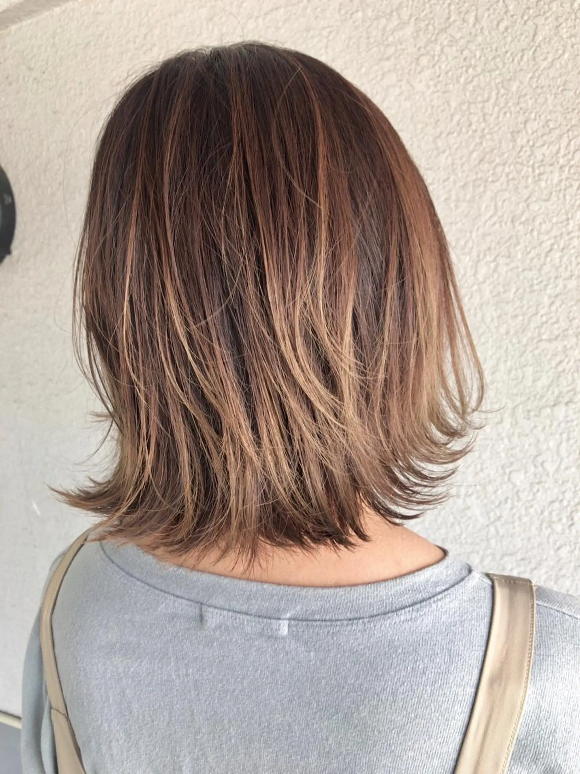 ショート カラー ボブ 外ハネヘア レイヤーカット匠 イソザキノリユキのヘアスタイル