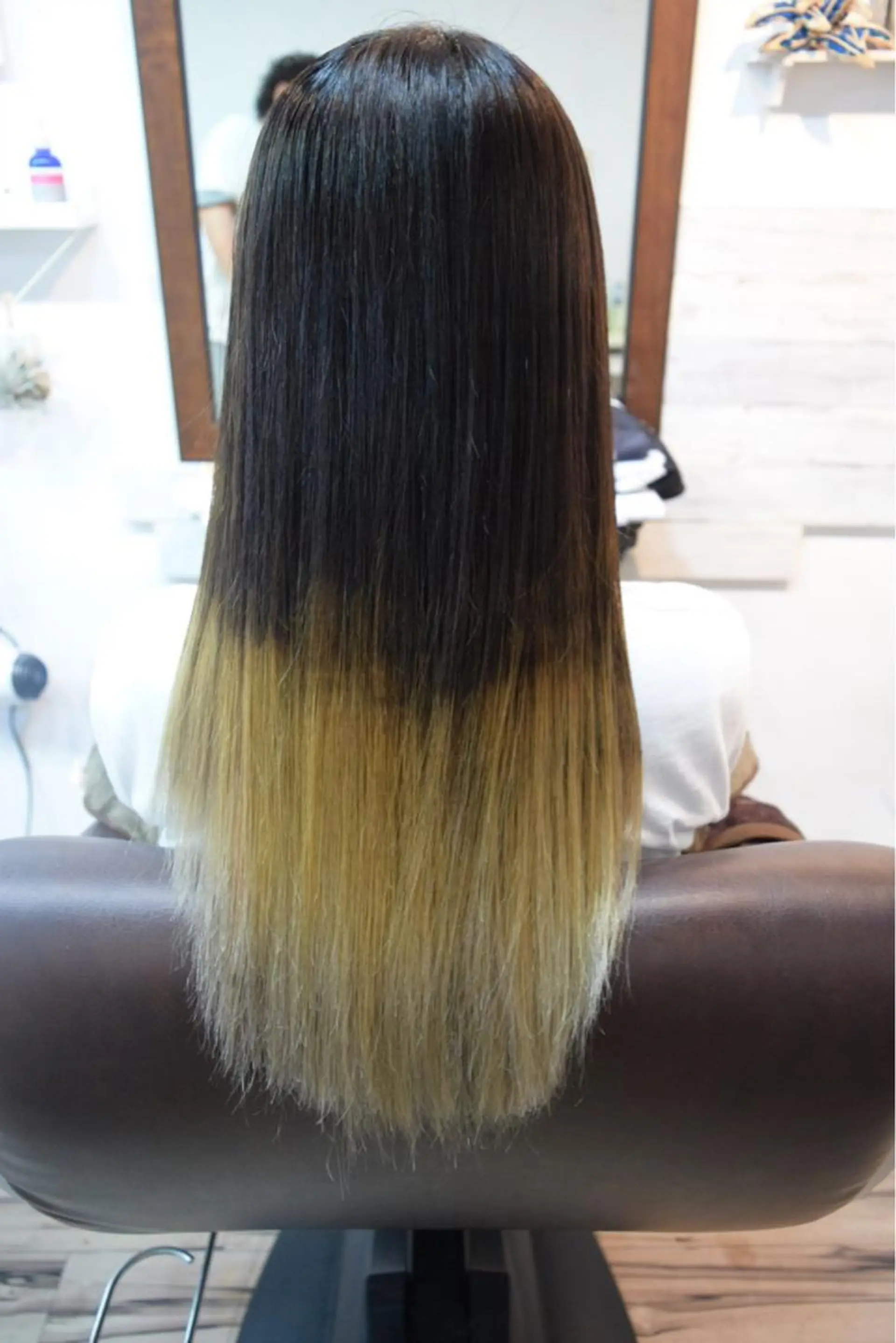 セミロング ロング カラー MODA所属・櫛引 健太のヘアスタイル