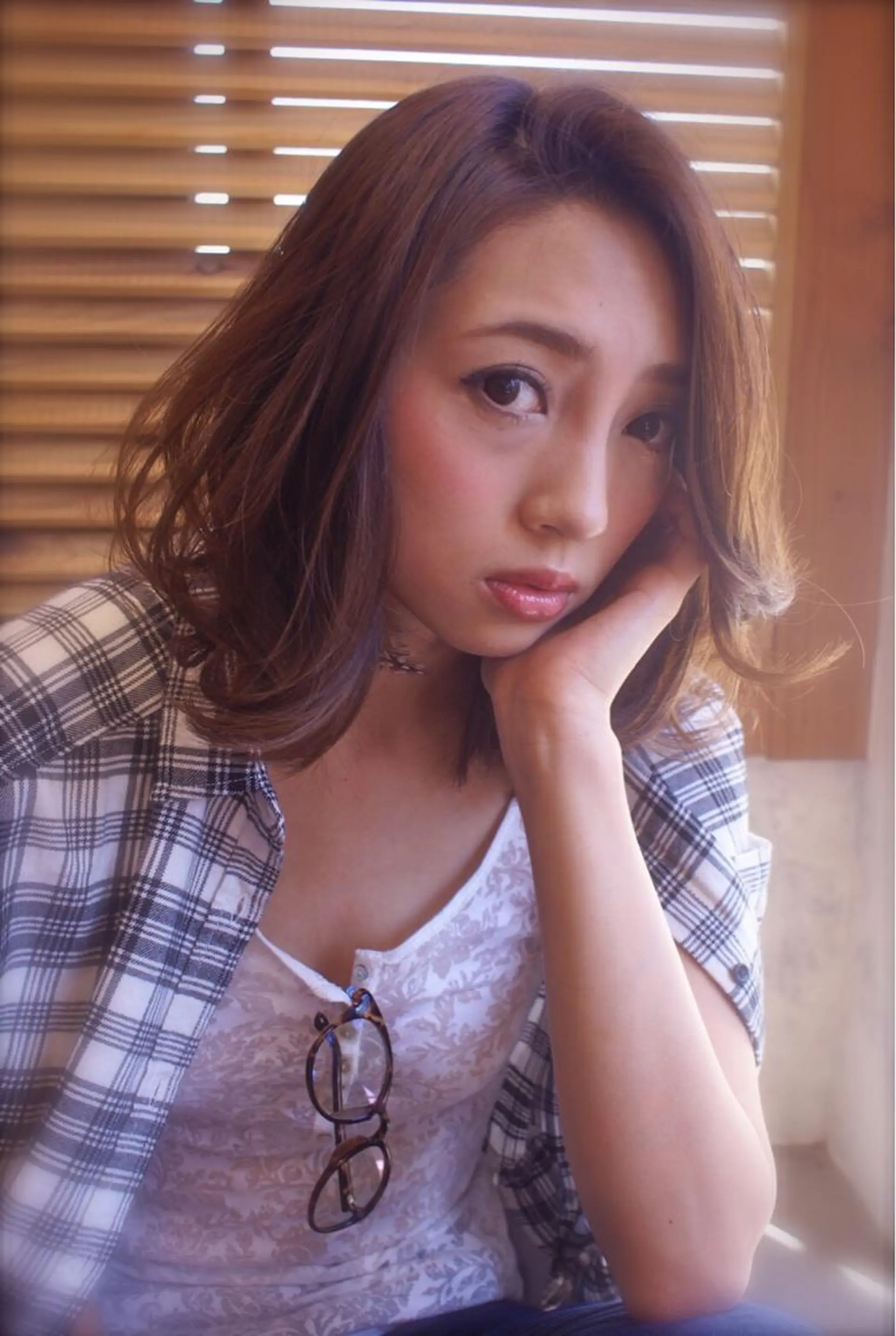 ミディアム カラー かきあげバング みうら ミウラのヘアスタイル