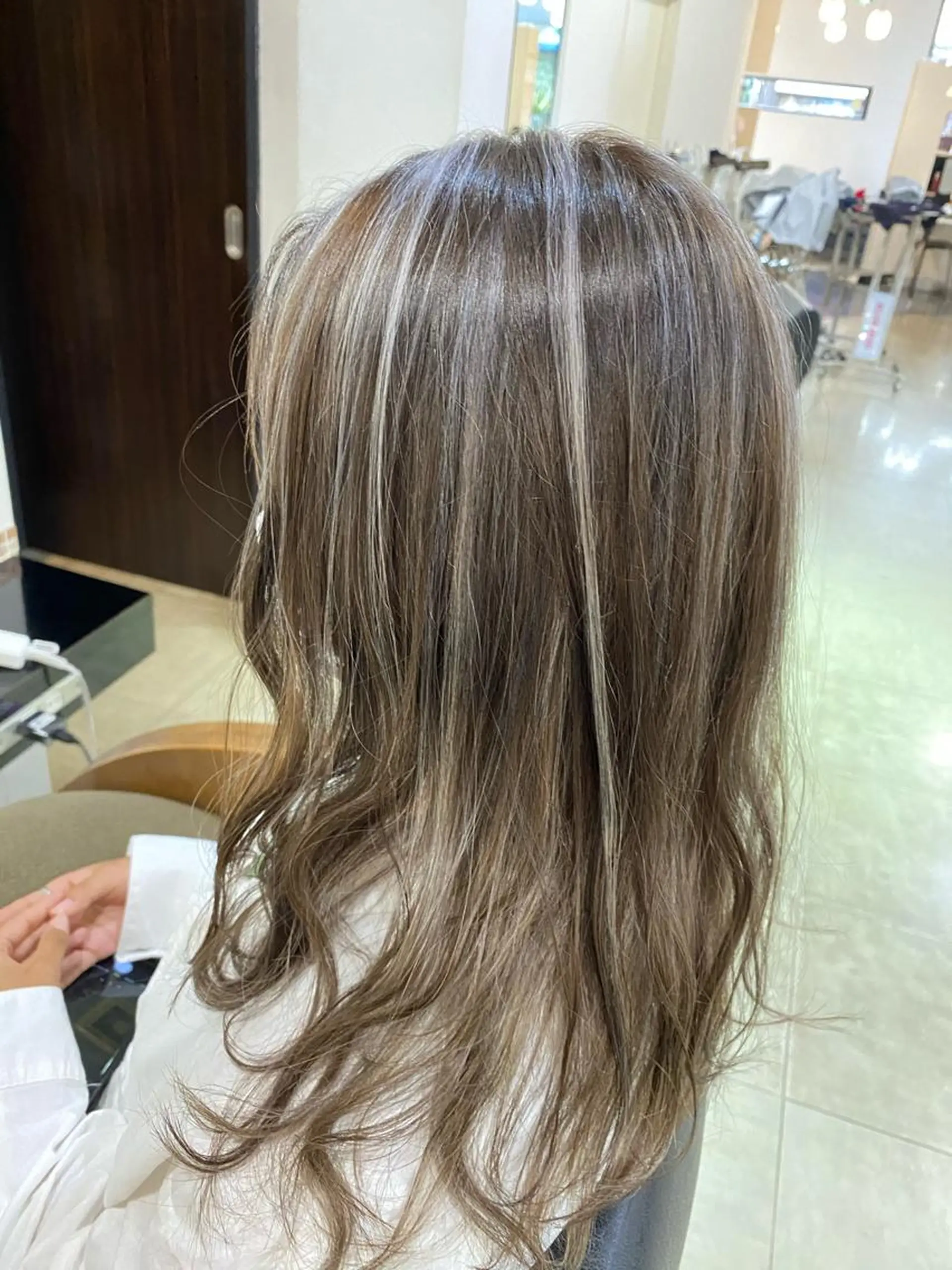 ロング カラー ヘアアレンジ ハイライトカラー ハイライト 烏山 達也のヘアスタイル