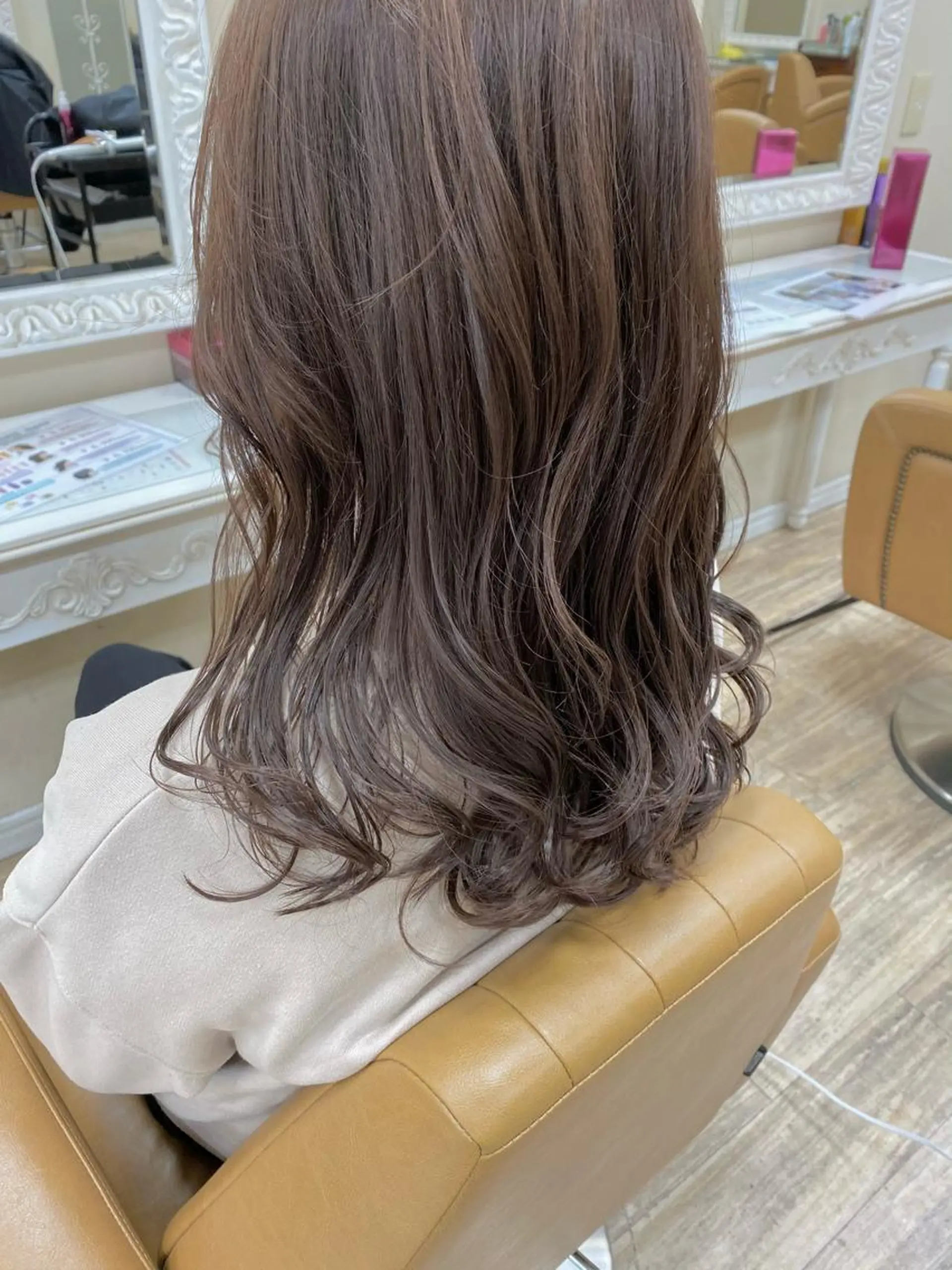 カラー SALOWIN栄 高須大貴のヘアスタイル