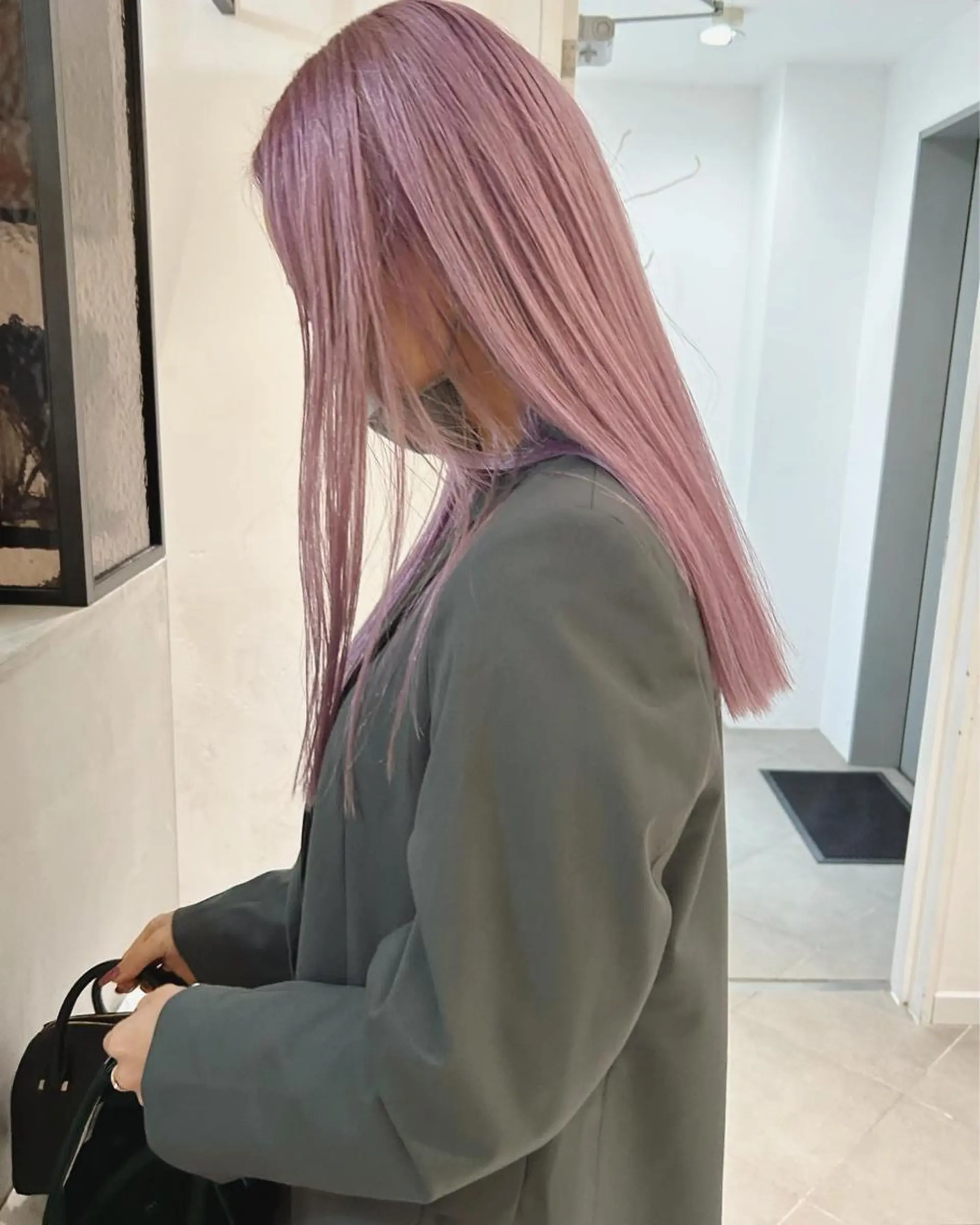 セミロング カラー ピンクカラー カット ヘアカラー トリートメント Loom.所属・村上雅人 ナチュラルモードのヘアスタイル