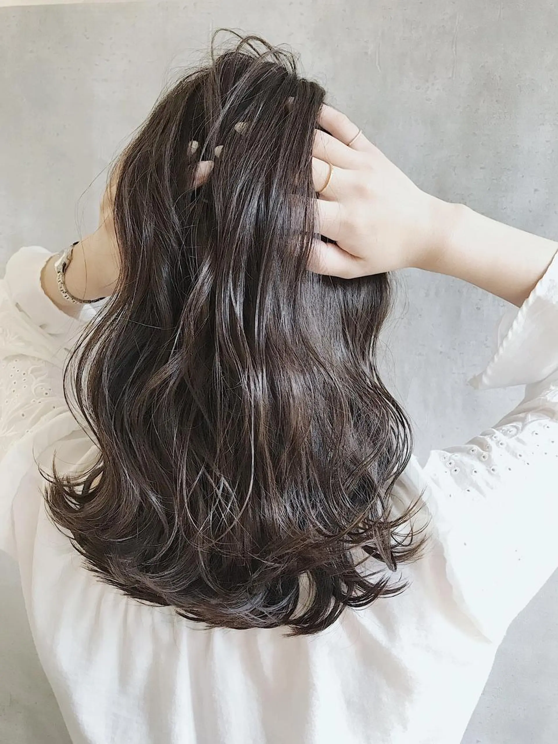 ミディアム MOU namba ムウナンバのヘアスタイル