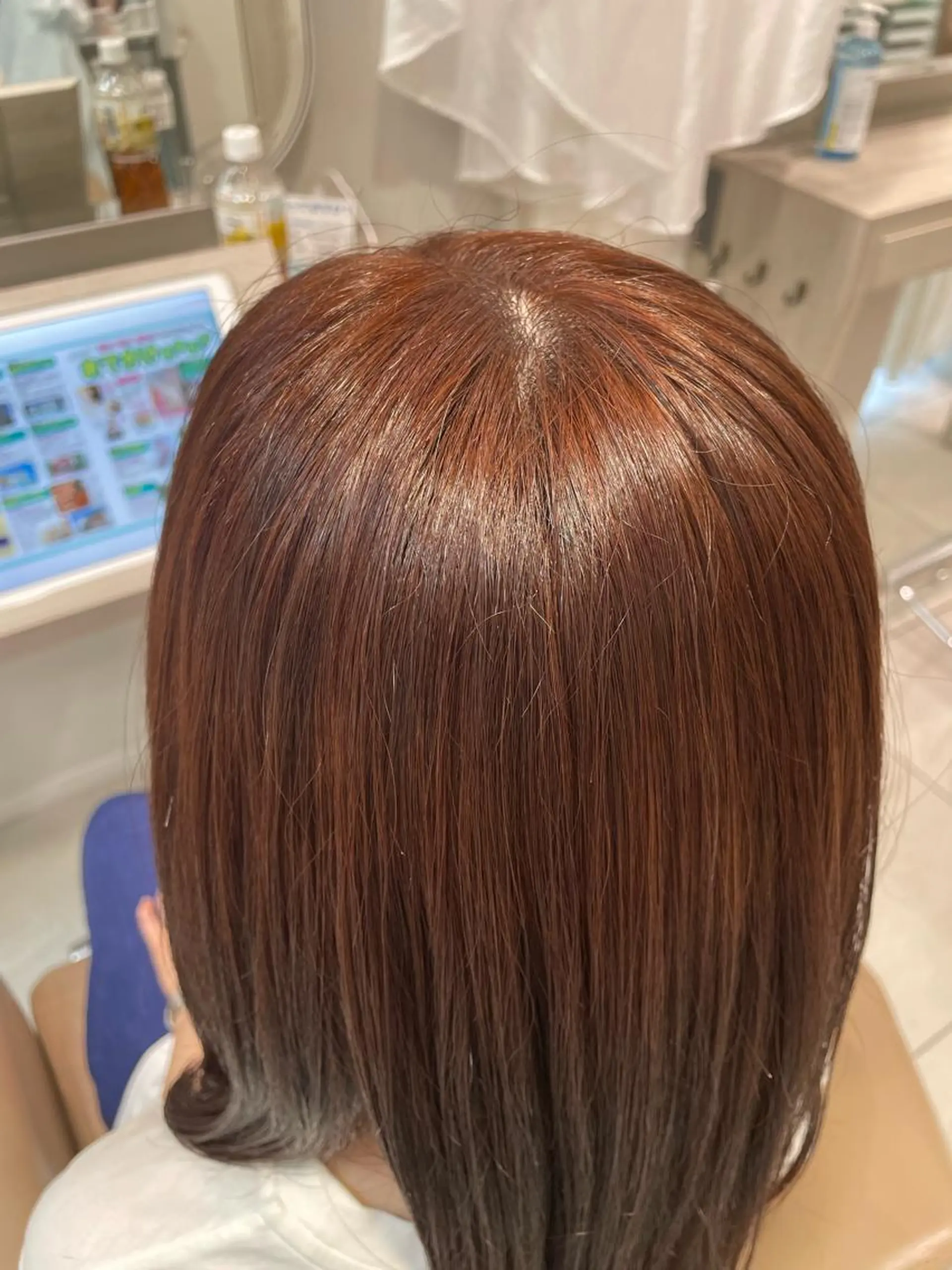 セミロング カラー オレンジ オレンジピンク ピンクカラー ハッシュカット 暖色カラー/伊藤菜月のヘアスタイル