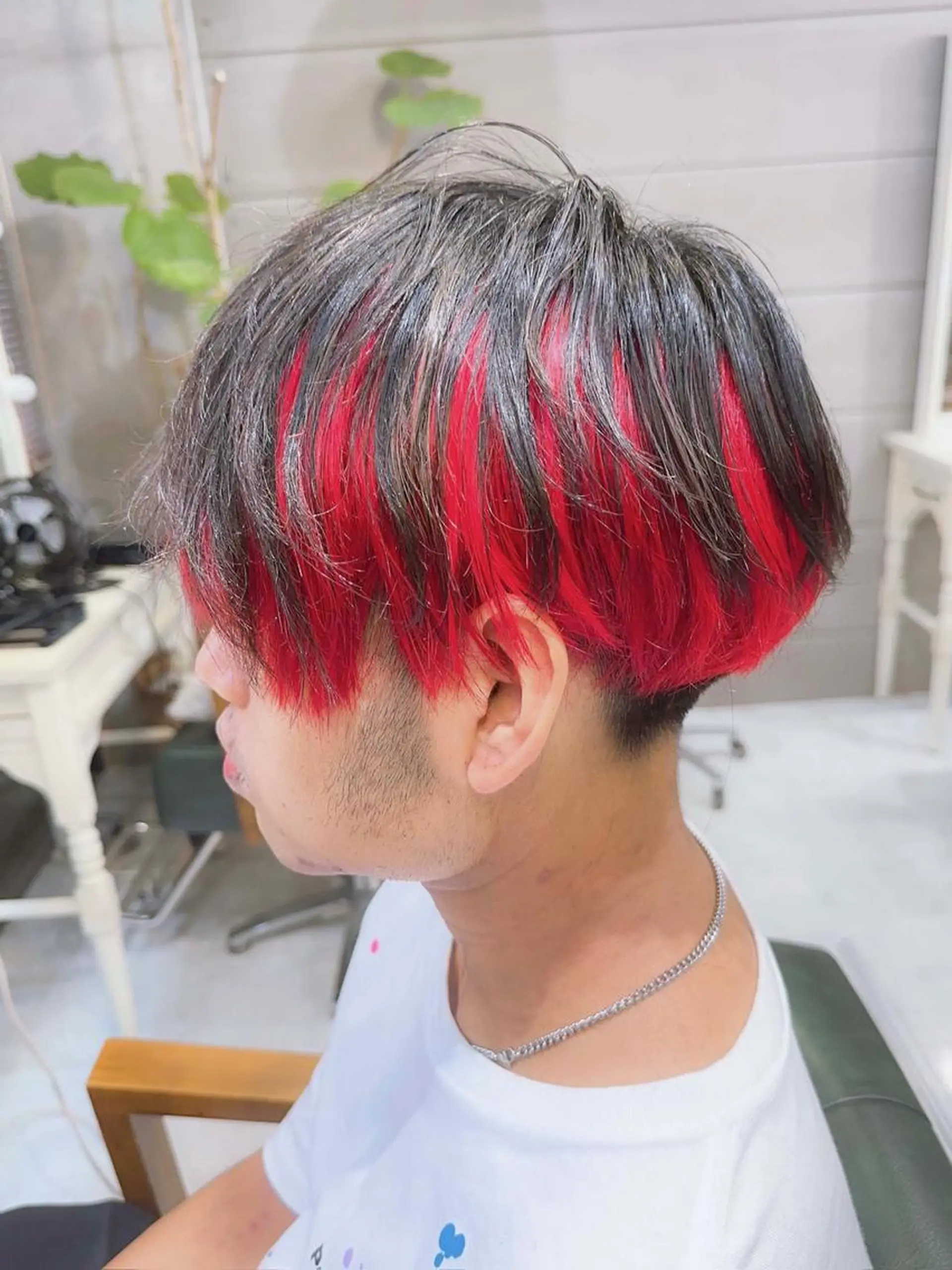 カラー メンズ メンズブリーチ メンズハイトーン メンズインナーカラー マッシュ 黒髪 DAYS Men’sのヘアスタイル