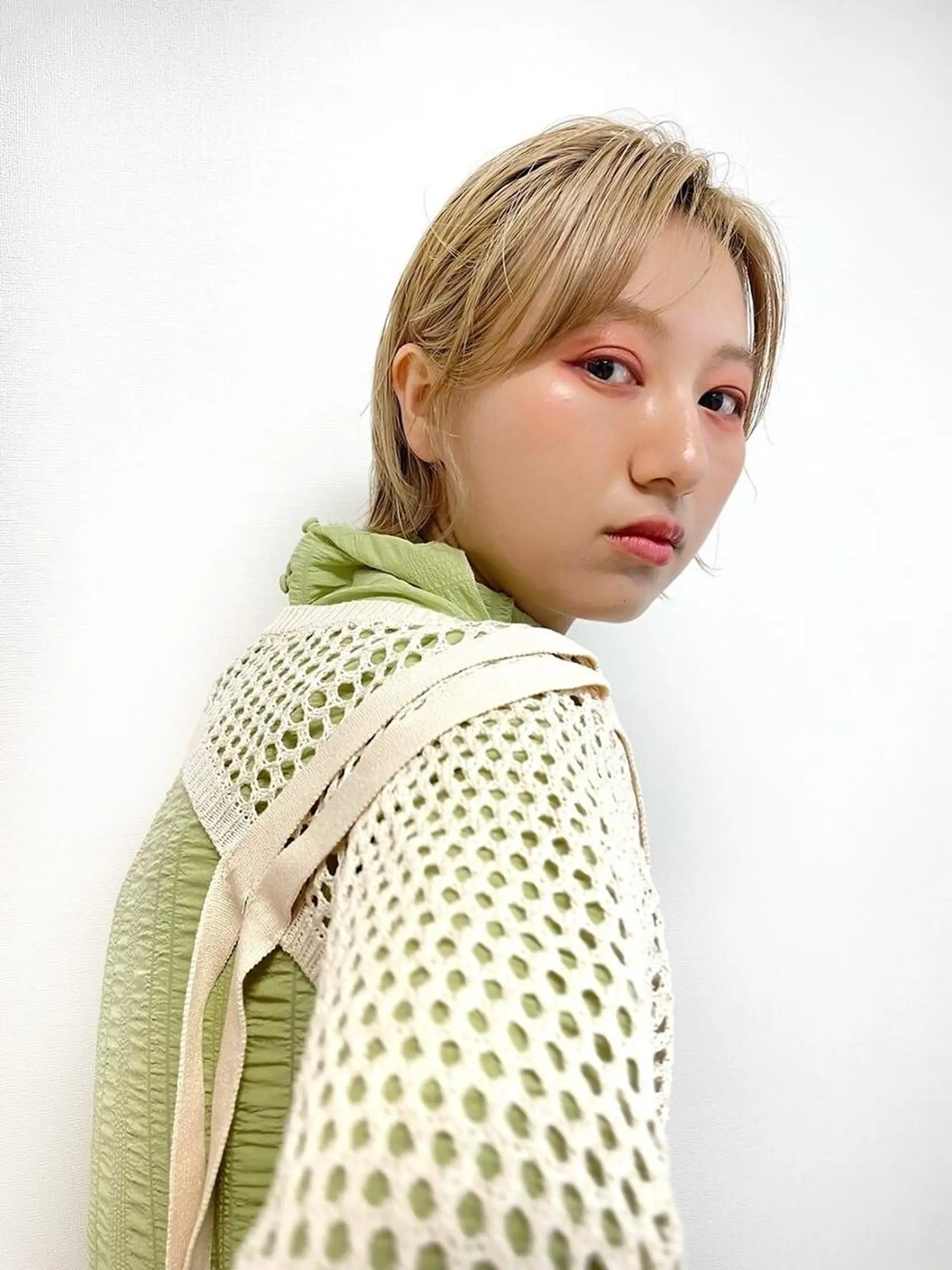 ショート カラー ショートボブ ブリーチ イヤリングカラー ハイライトカラー イルミナカラー BASSA 下井草店のヘアスタイル