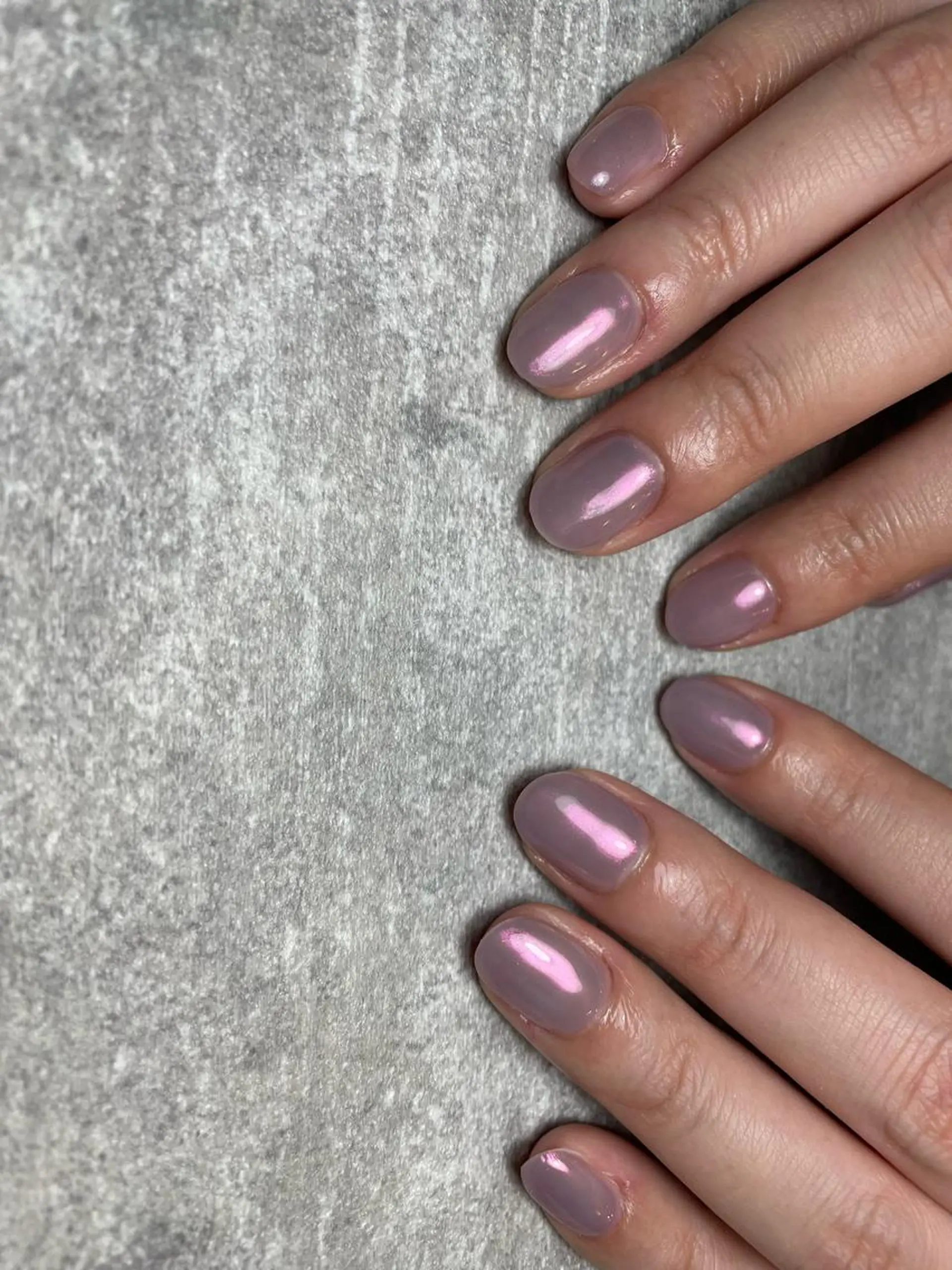 ネイル オーロラネイル ミラーネイル ハンドネイル ハンドケア Ami 🦥のネイルデザイン