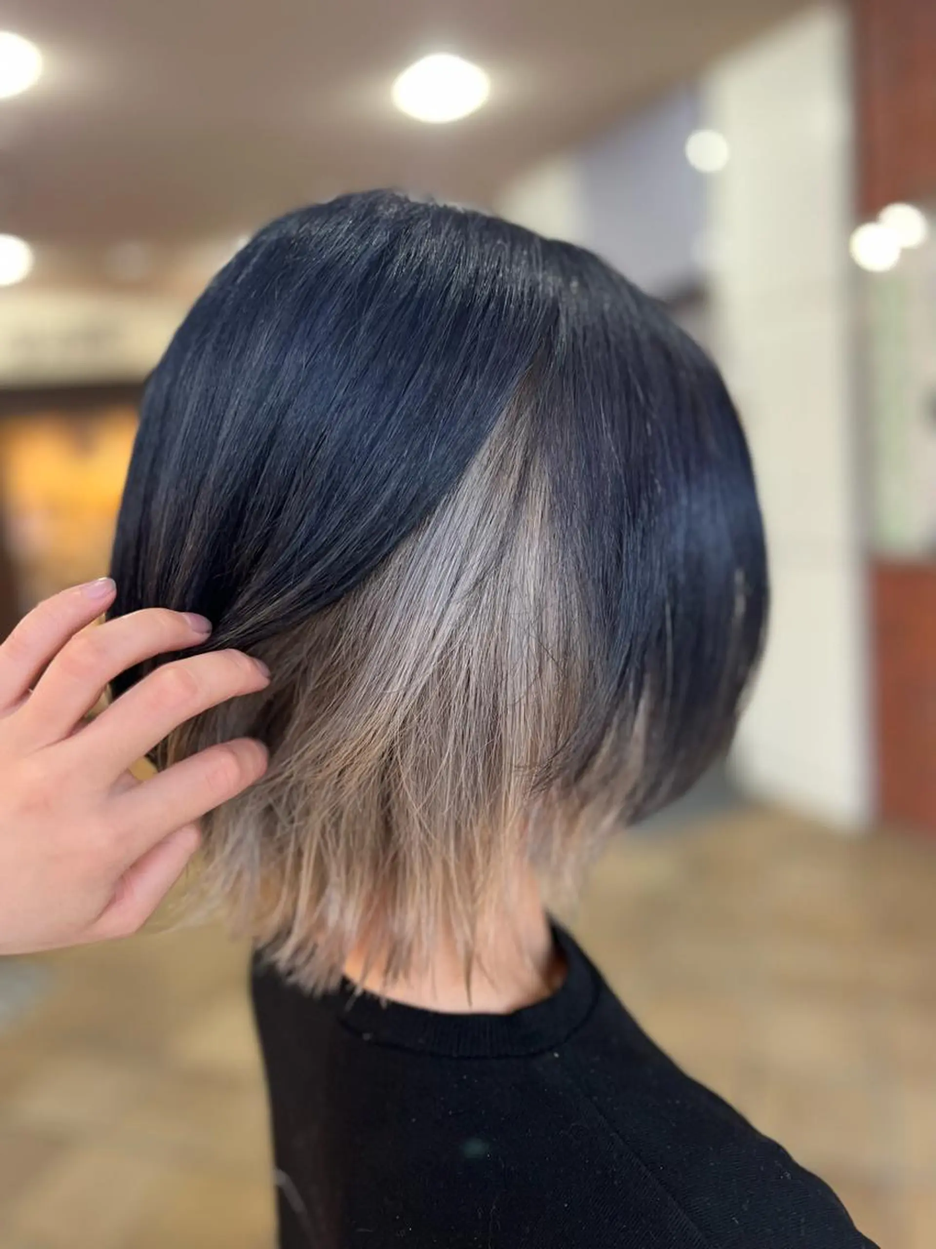 ショート カラー 黒髪 ブルーカラー ブルーブラック インナーカラー シルバー 藤川 瑛梨奈のマツエク・マツパデザイン