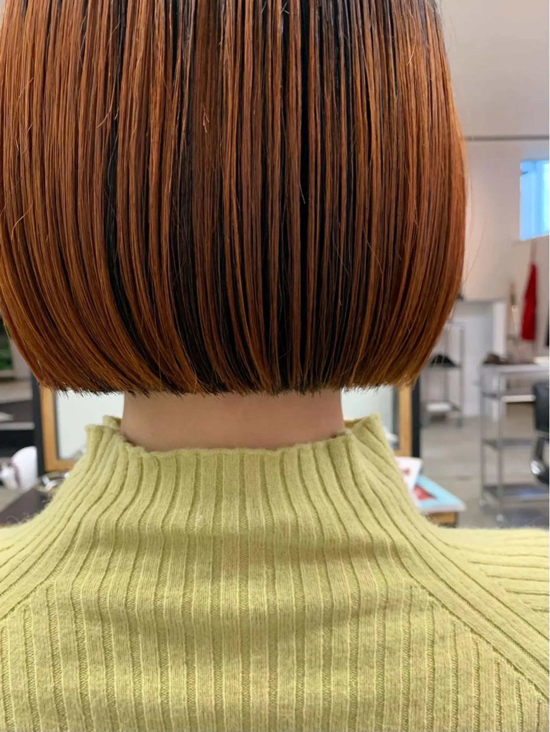 ショート レイヤーカット/ 酸性ストレート梅田のヘアスタイル