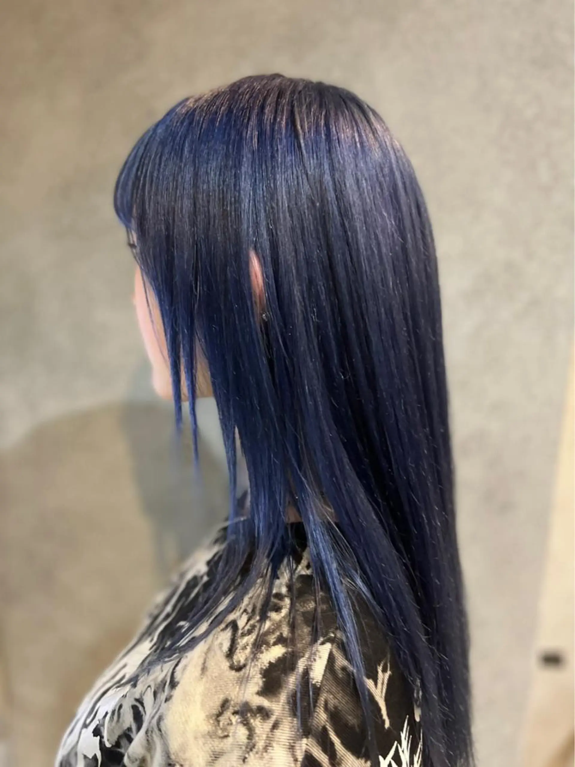 セミロング カラー ミウラ ナオヤのヘアスタイル